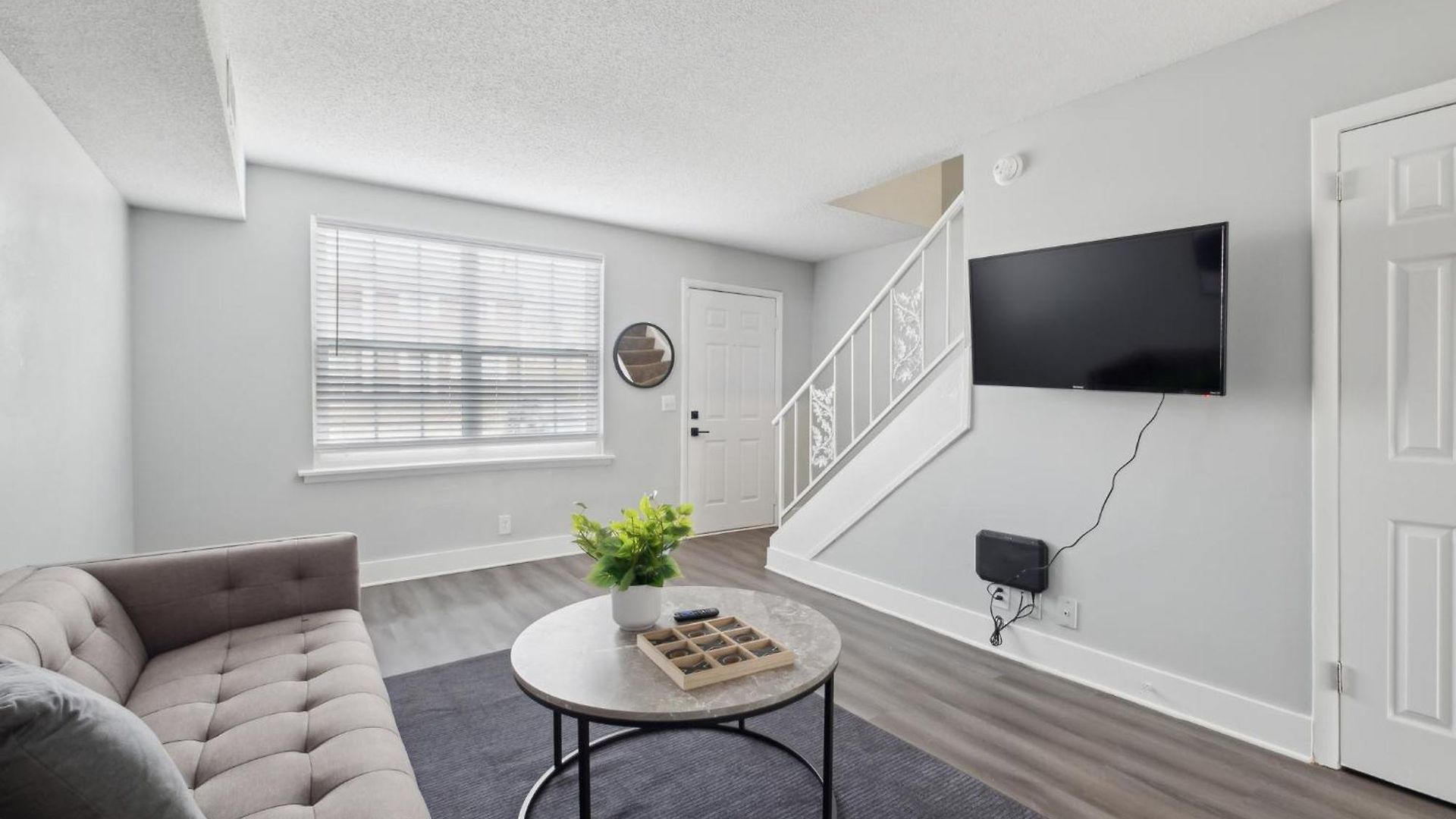Brentwood U4 I Cozy & Comfy I 2bd I Free Parking Apartment
