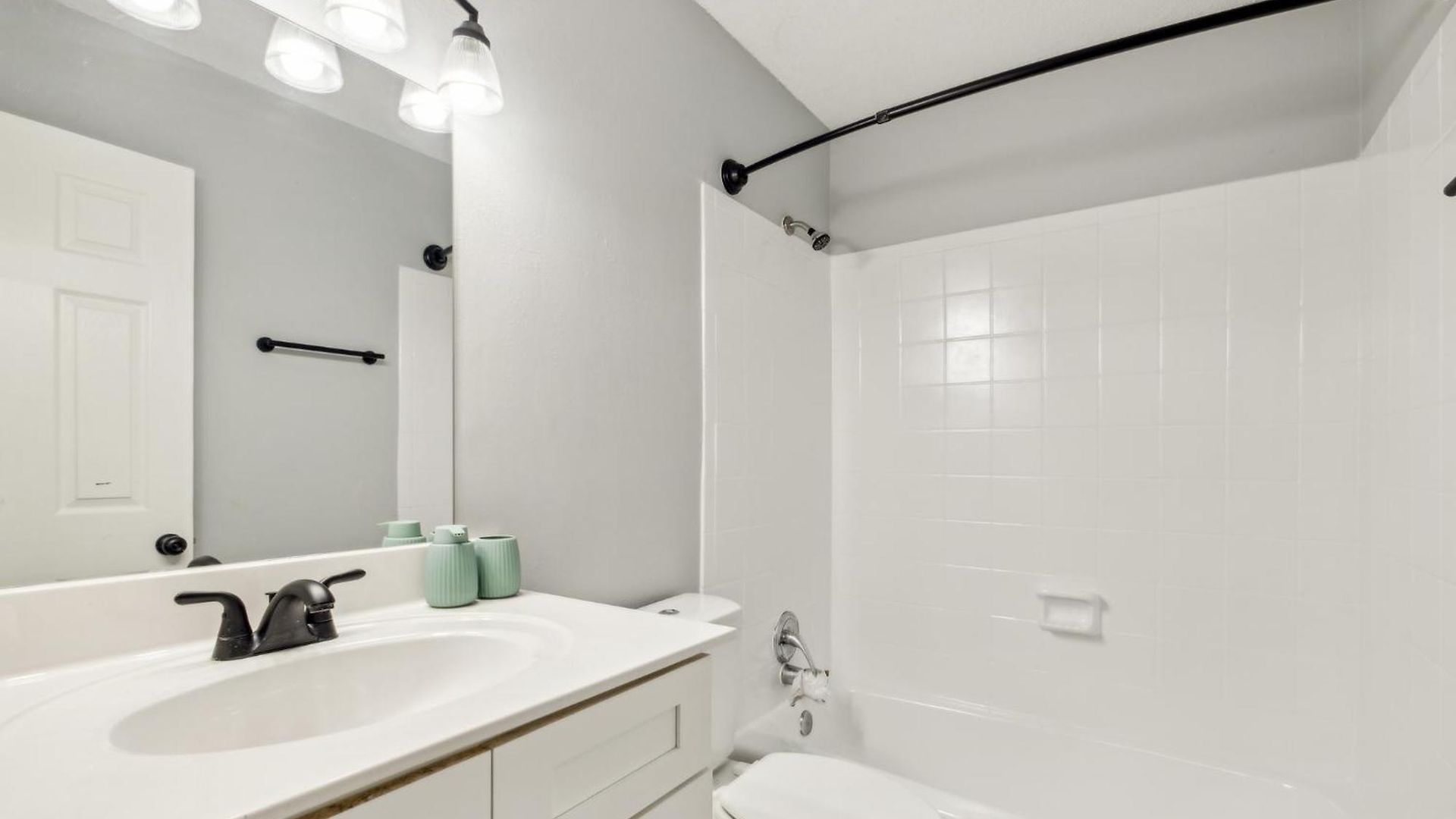 Apartment Brentwood U2 I Cozy & Comfy I 2bd I Free Parking *