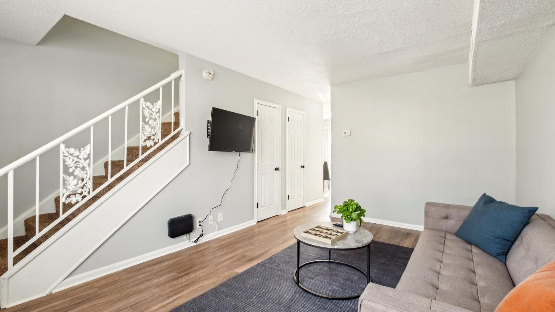 Brentwood U2 I Cozy & Comfy I 2bd I Free Parking Apartment