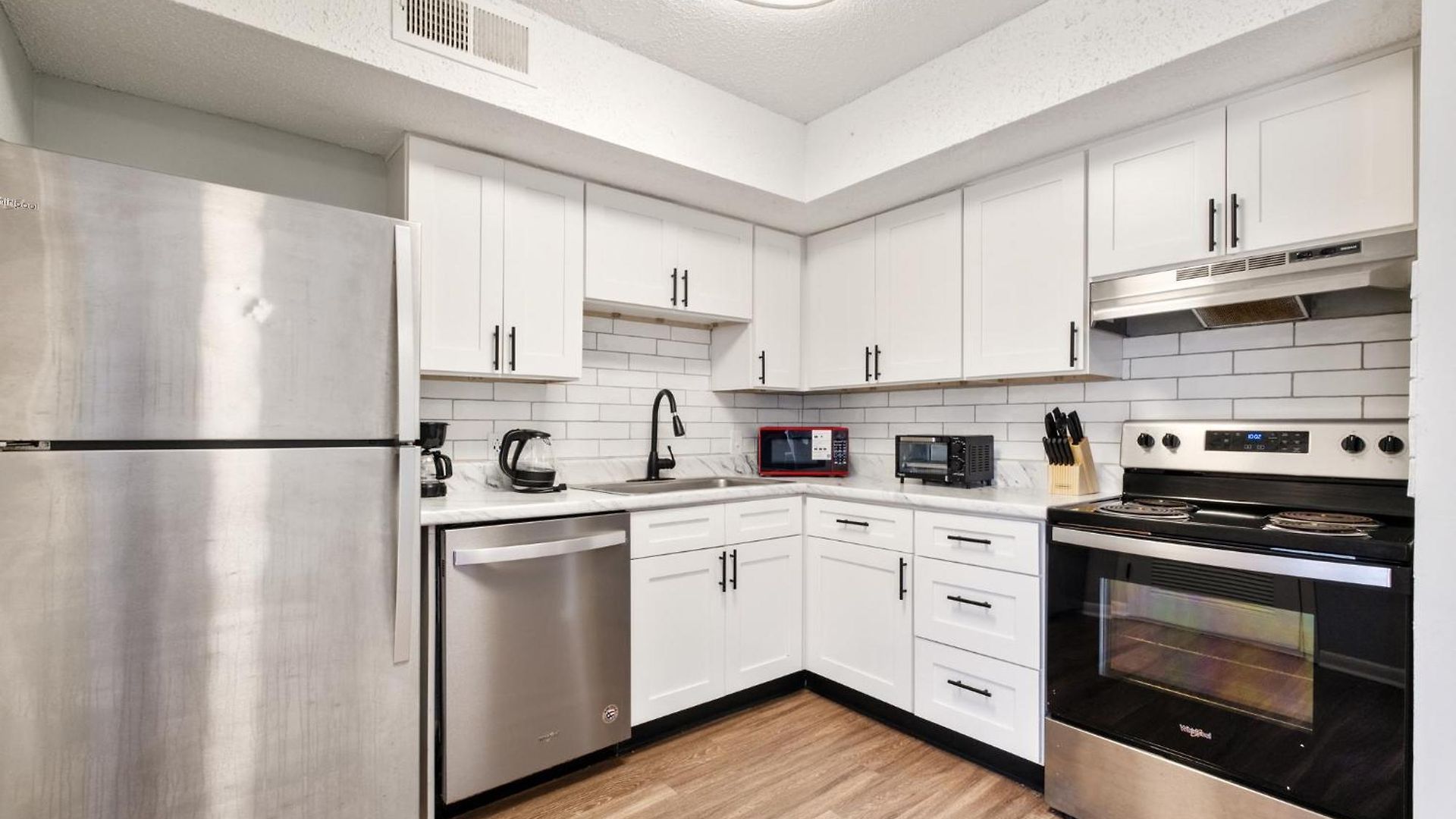 Apartment Brentwood U2 I Cozy & Comfy I 2bd I Free Parking