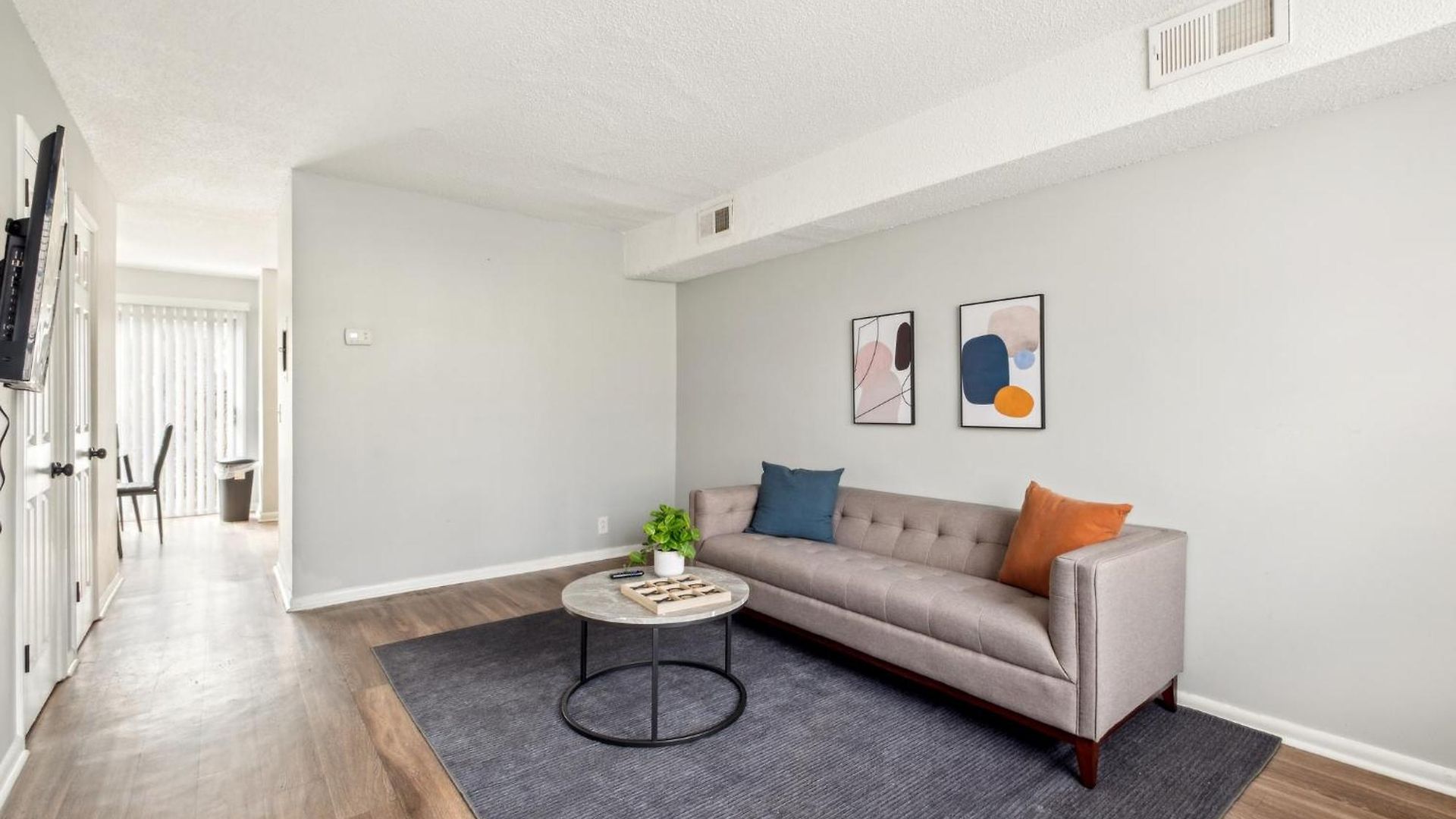 Brentwood U2 I Cozy & Comfy I 2bd I Free Parking Apartment *