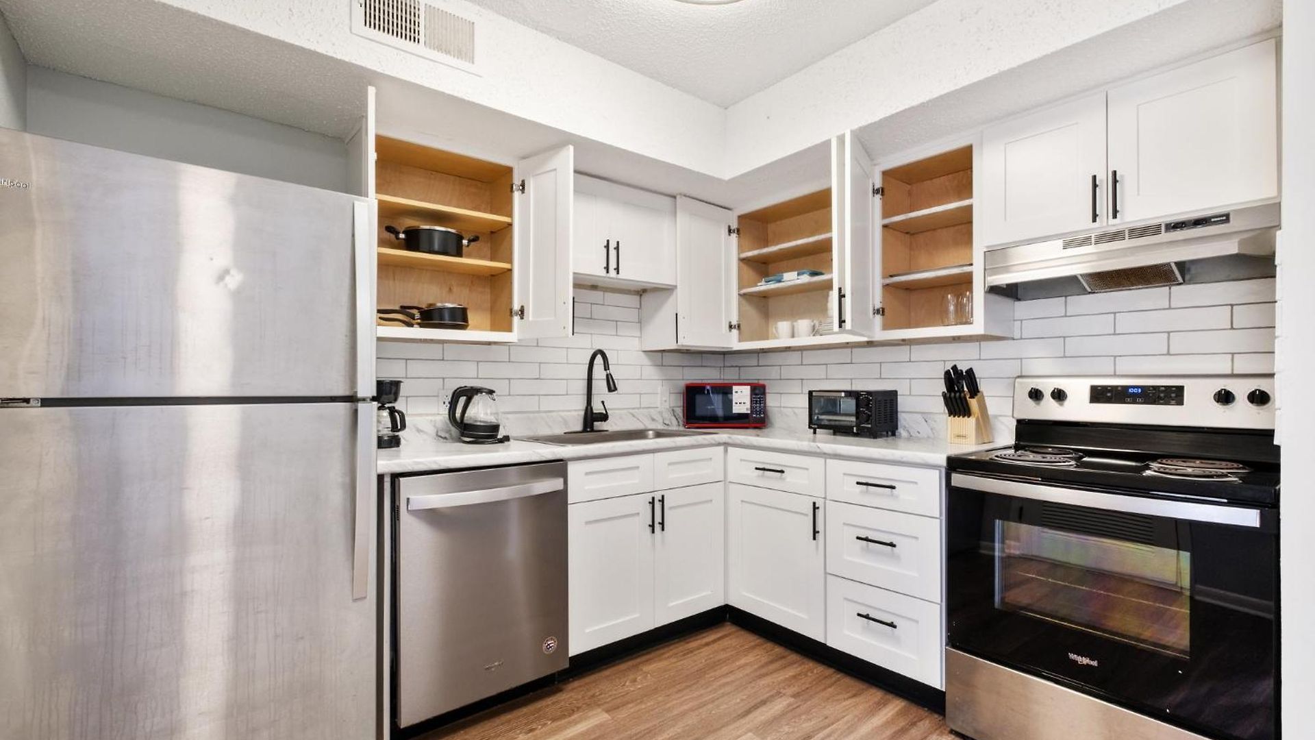 Brentwood U2 I Cozy & Comfy I 2bd I Free Parking *