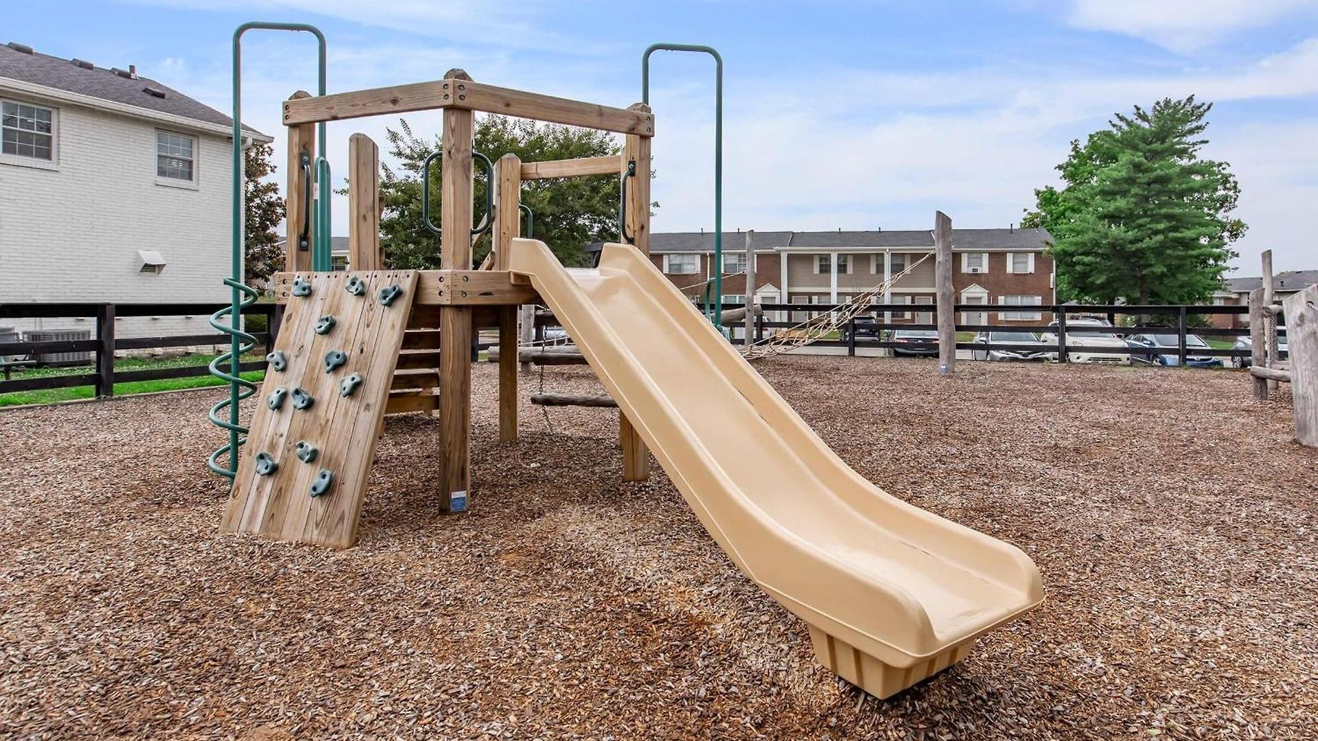 Brentwood U11 I Cozy & Comfy I 2bd I Free Parking