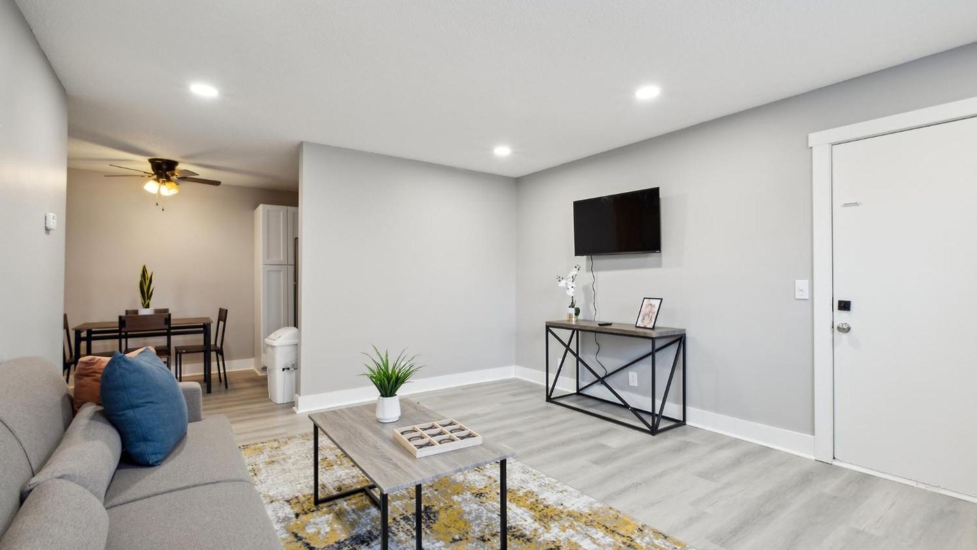 Brentwood C4 I Cozy & Comfy I 2bd I Free Parking *