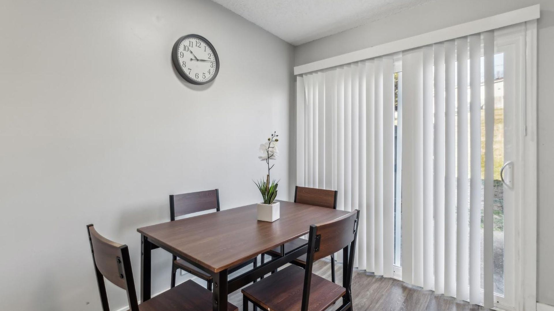 Brentwood S I Cozy & Comfy I 2bd 15 Bth *