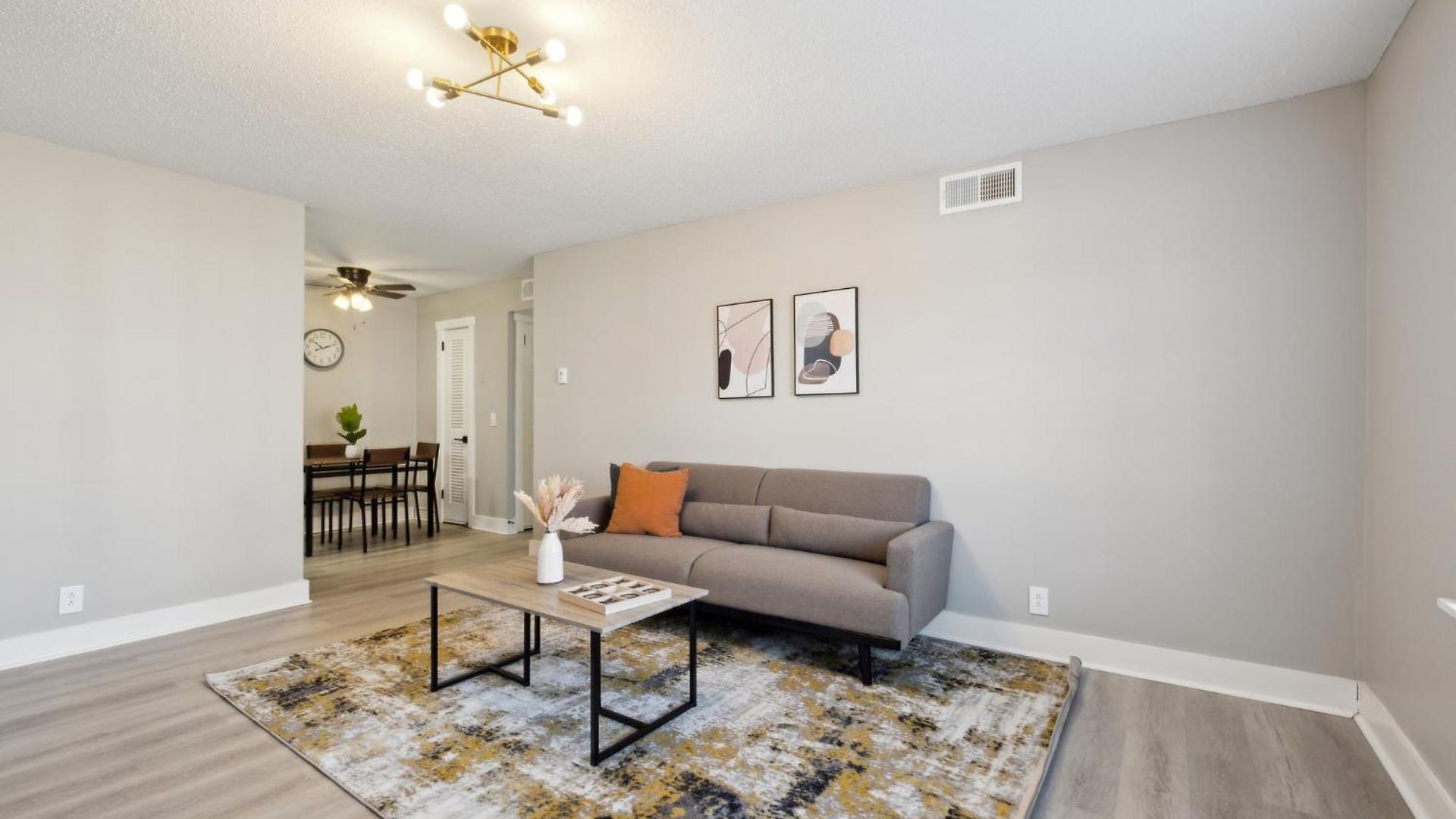 Apartment Brentwood C3 I Cozy & Comfy I 2bd I Free Parking *