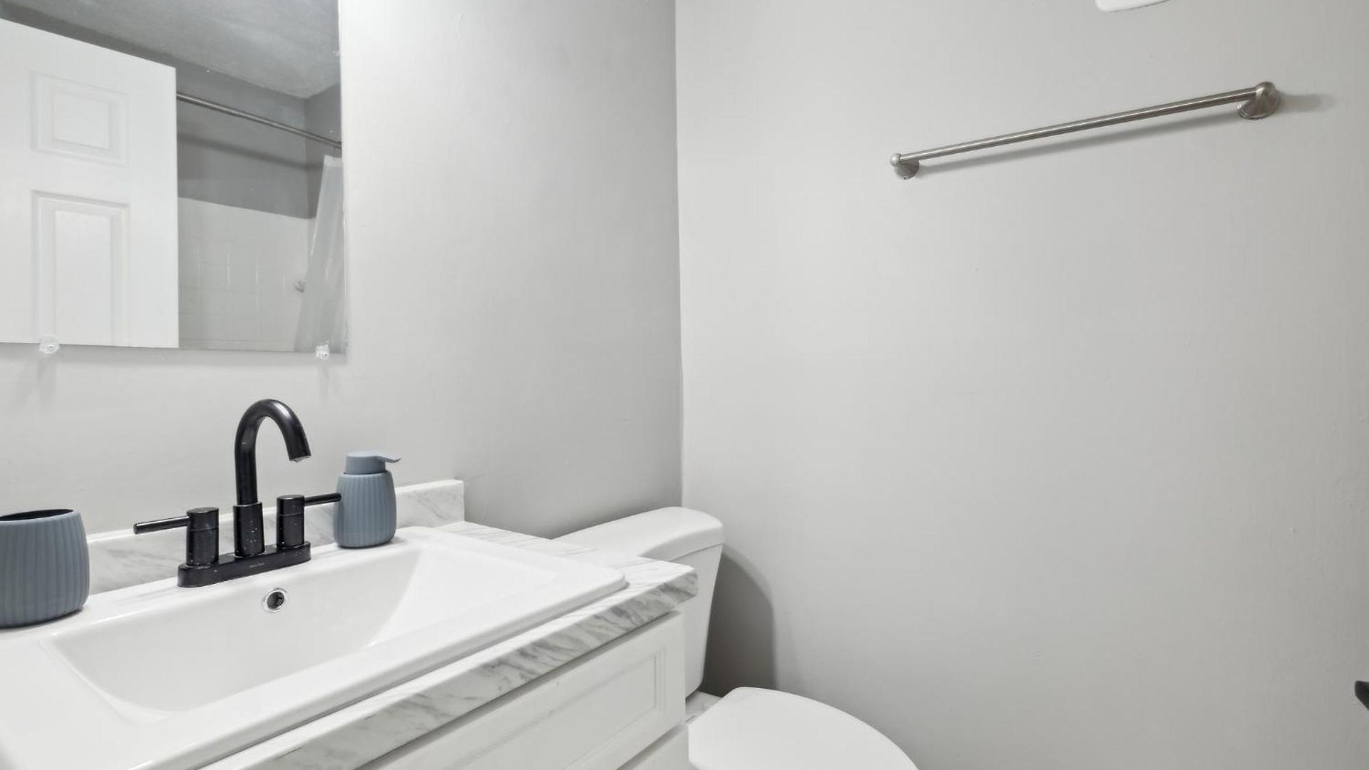 Apartment Brentwood C2 I Cozy & Comfy I 1bd I Free Parking *