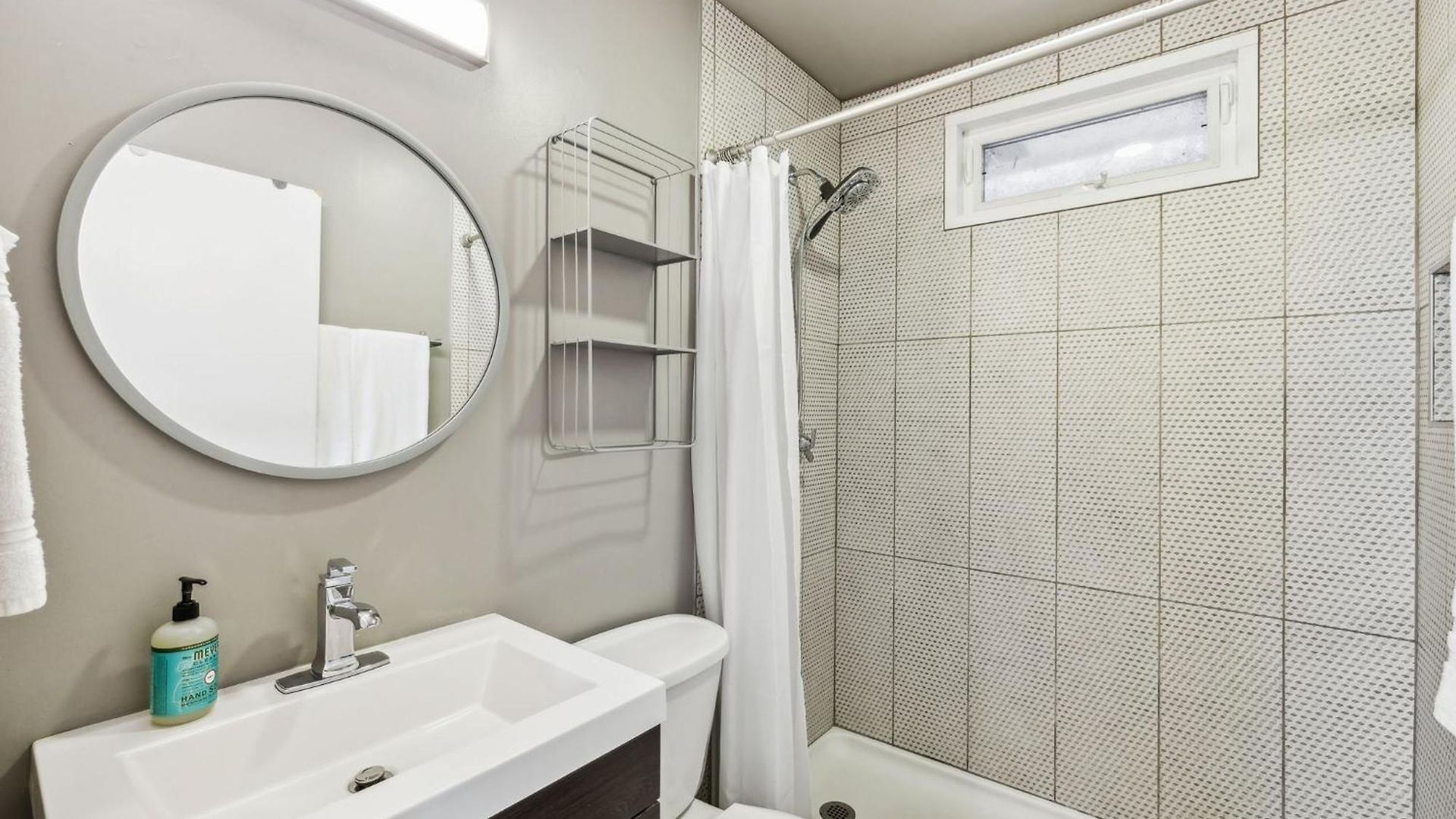 Family Friends And Free Parking Close To Downtown *