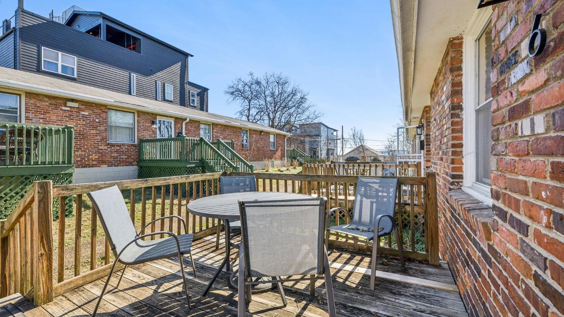 Family Friends And Free Parking Close To Downtown Holiday home