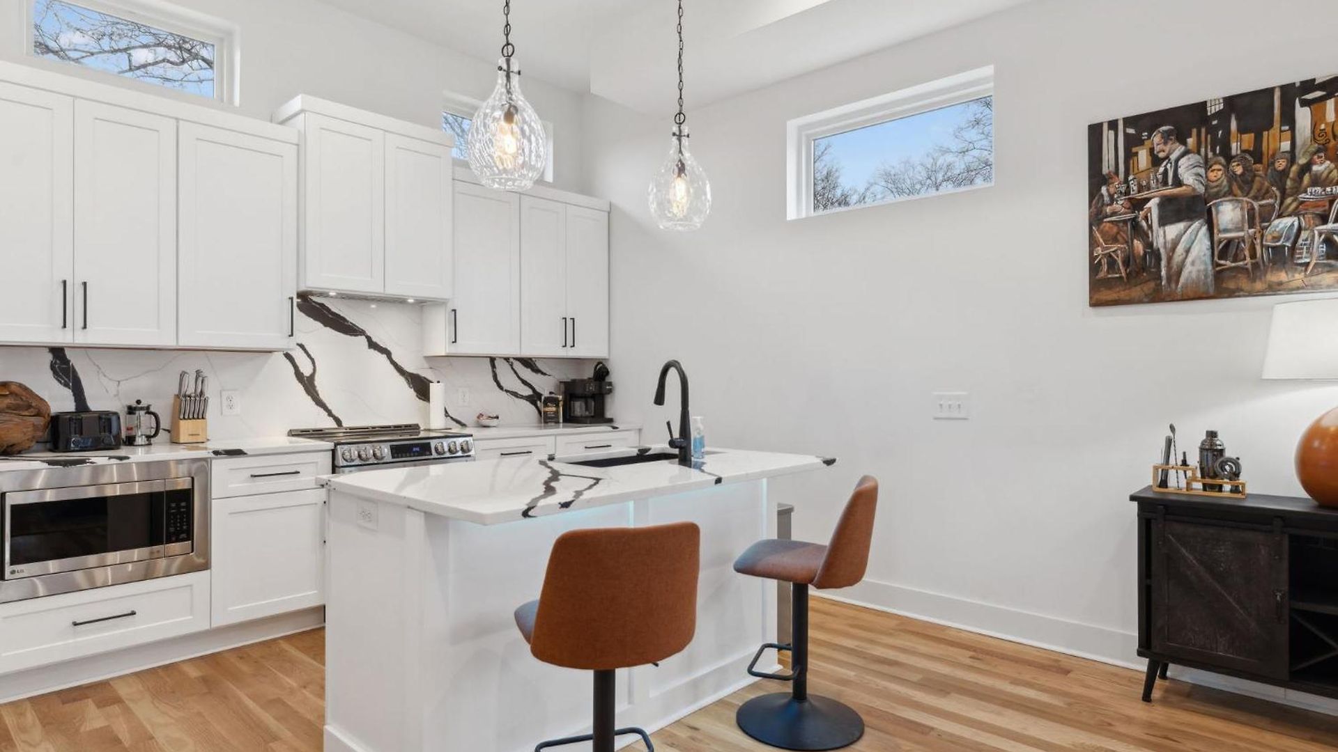 Stylish Multi-level Retreat Rooftop & Pool Table * Nashville