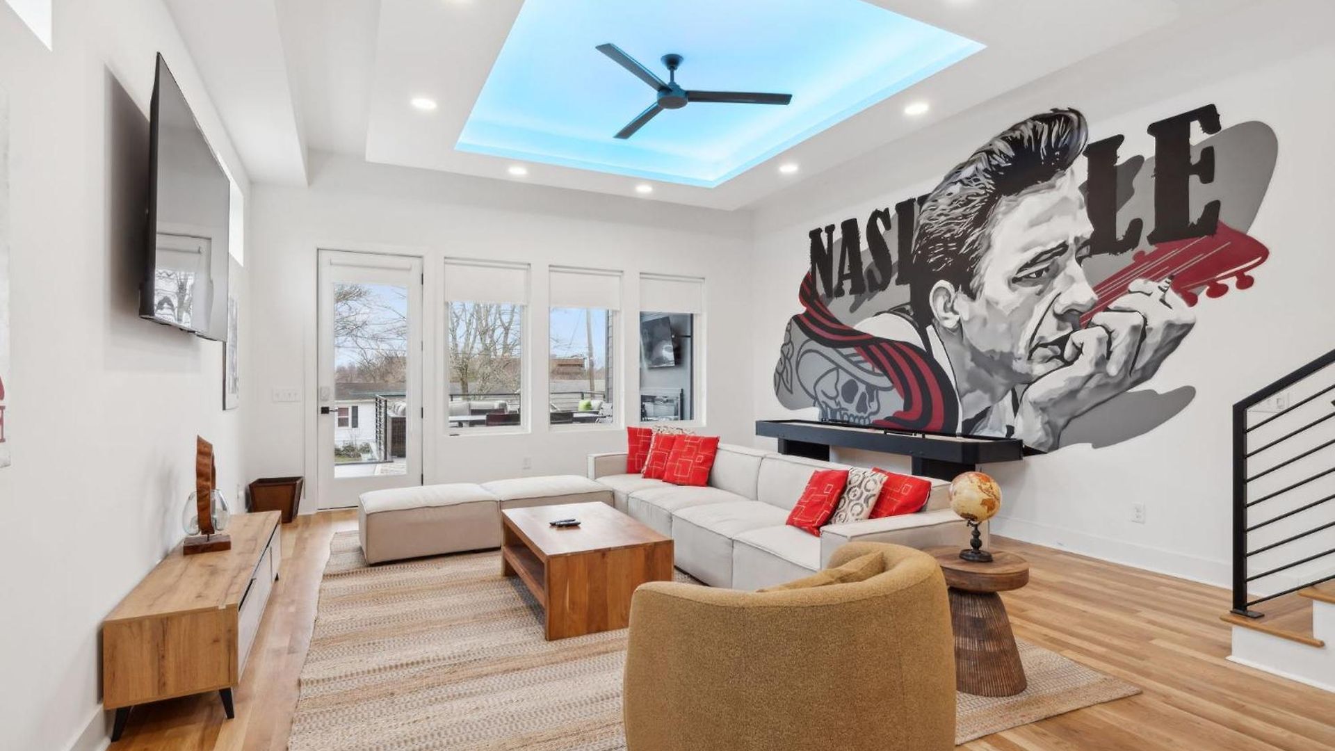 Holiday home Stylish Multi-level Retreat Rooftop & Pool Table *