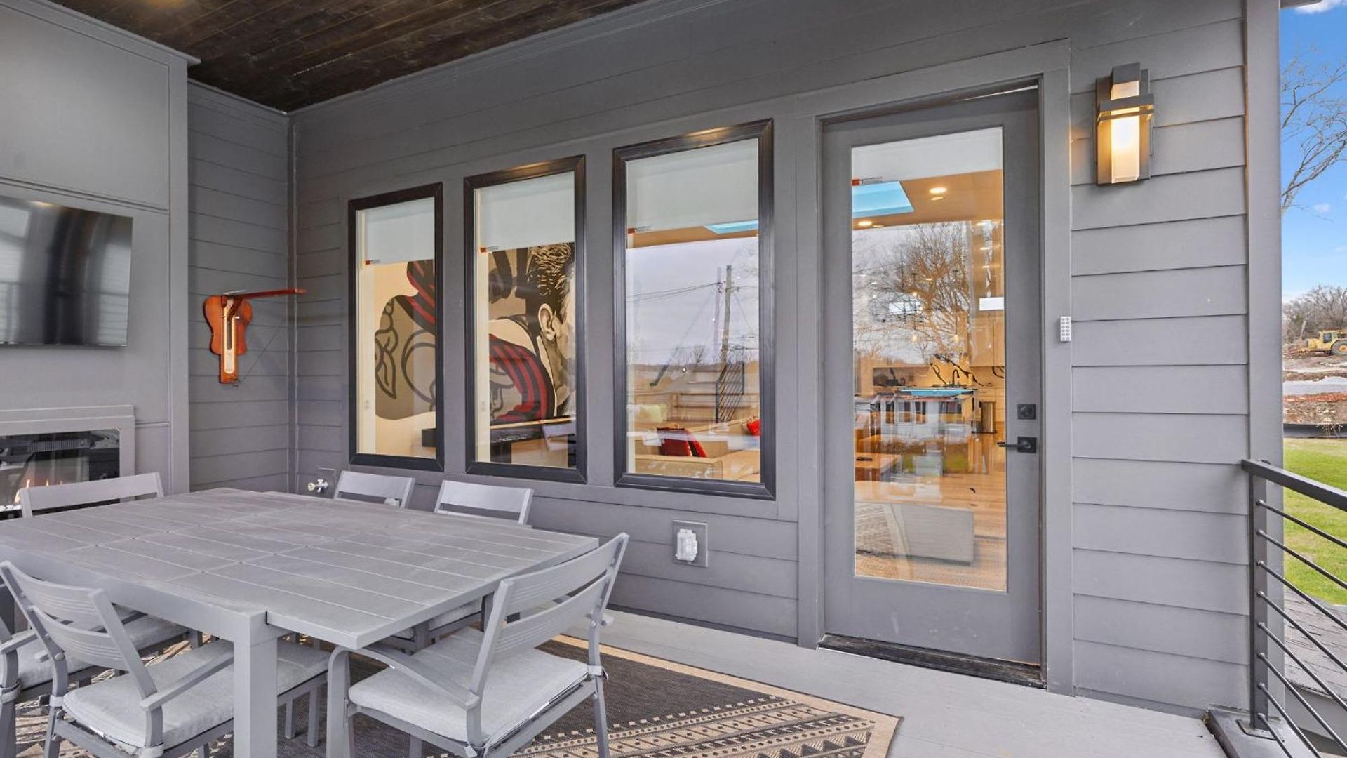 New Modern Multi-level Pooltable & Rooftop * Nashville