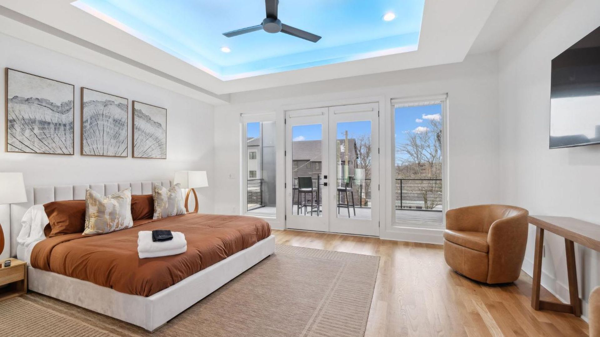 New Modern Multi-level Pooltable & Rooftop Nashville