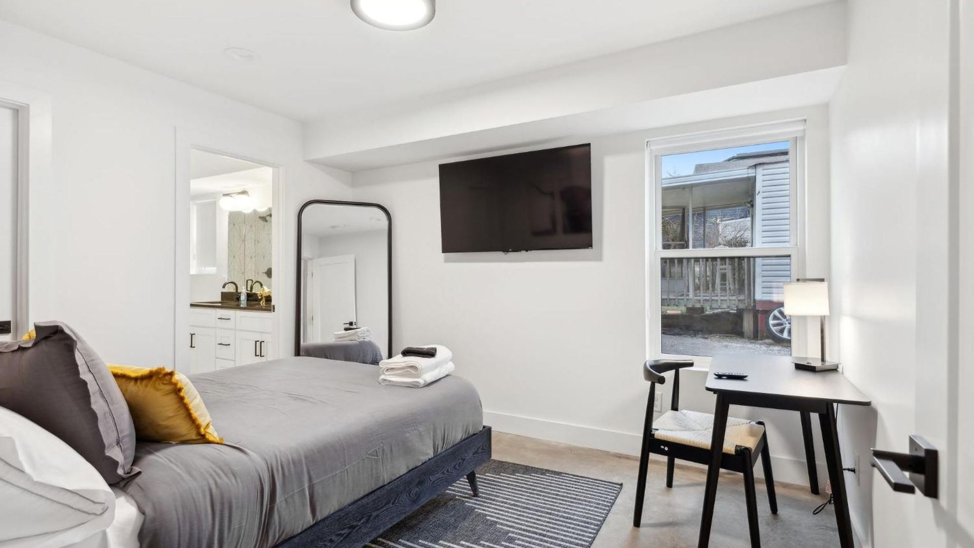 1st Flr Retreat Downtown & Spots Holiday home *