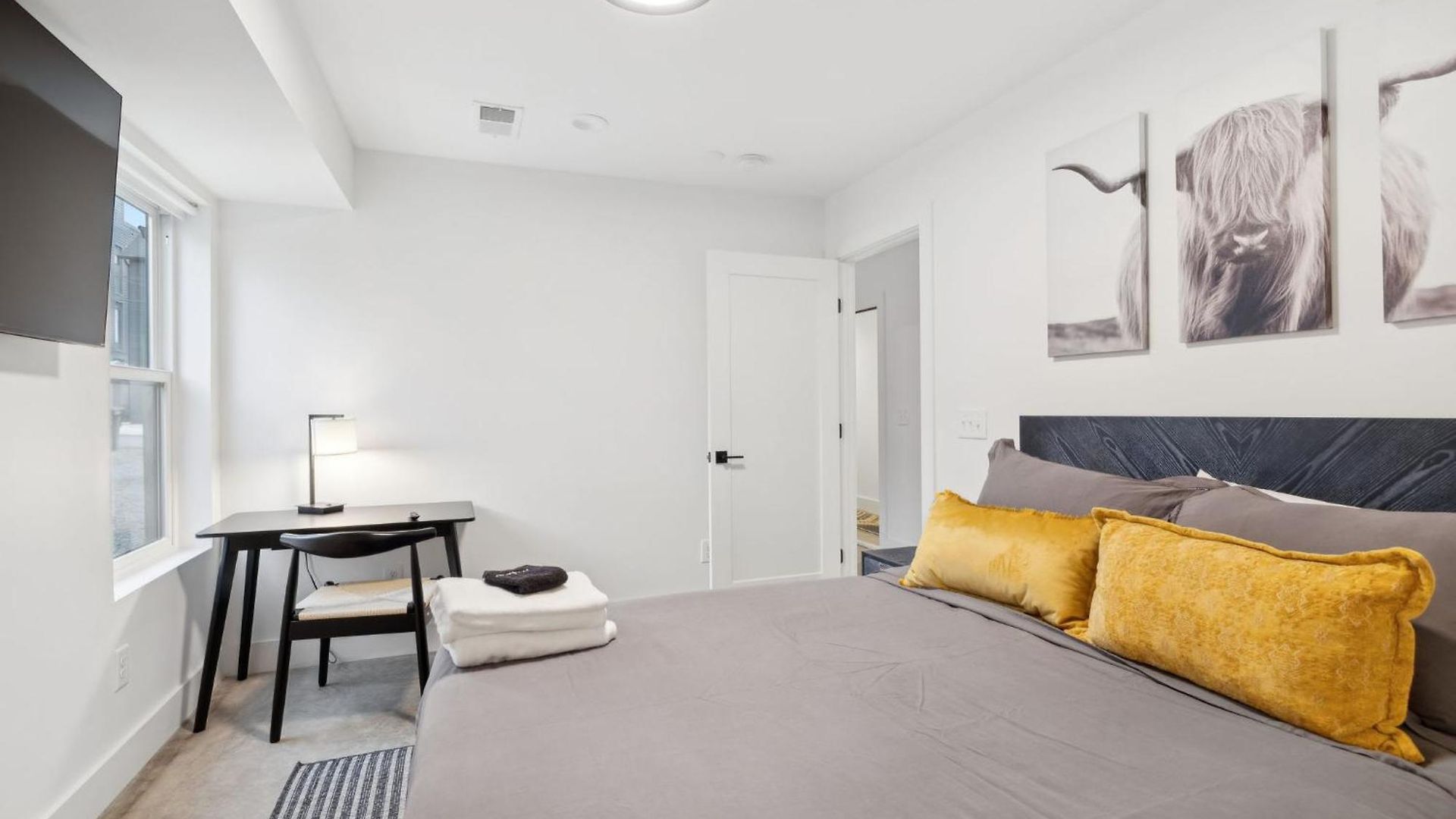 1st Flr Retreat Downtown & Spots *