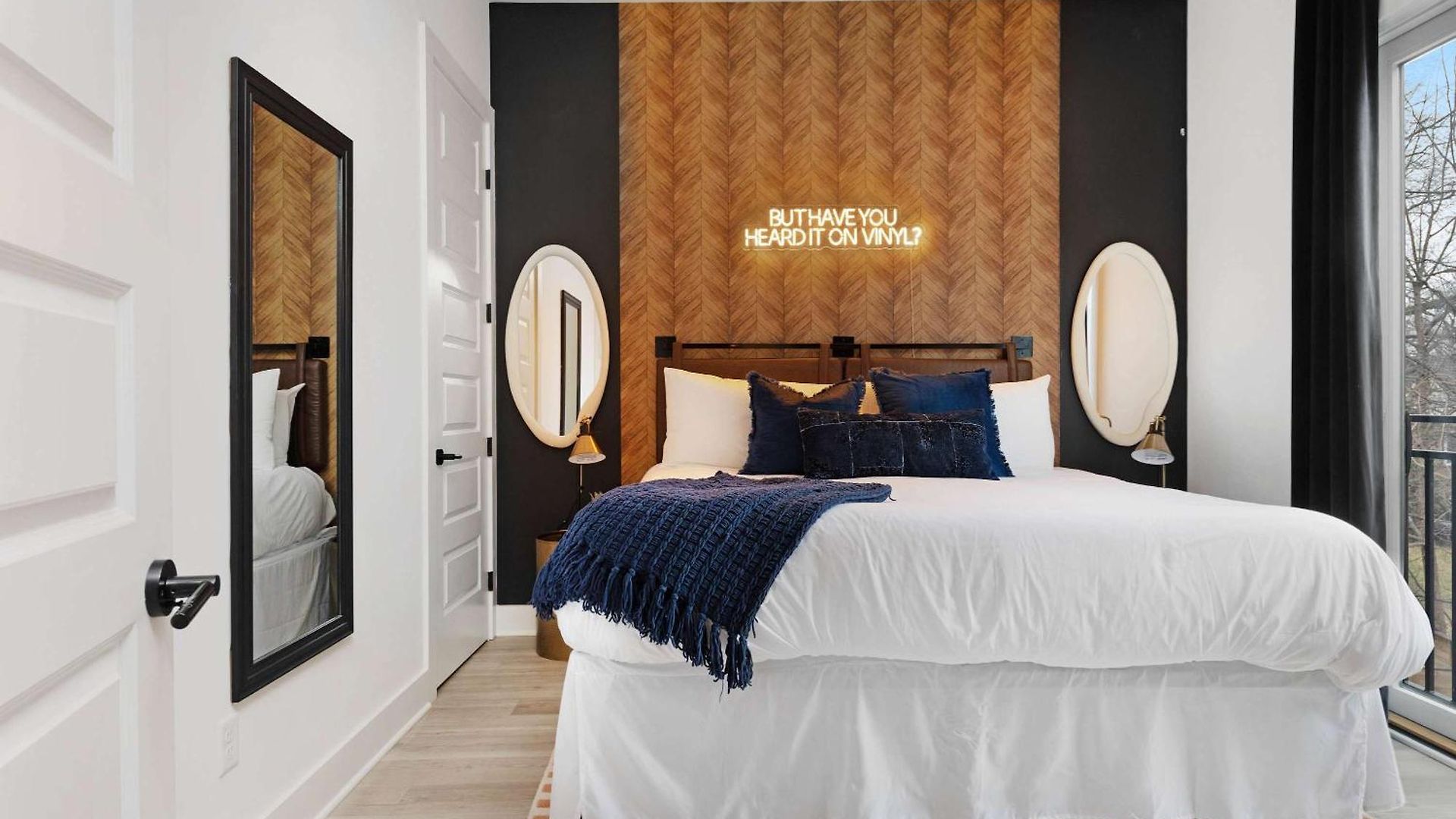 The Daylily & The Aster - Two Four Bedroom Homes Holiday home Nashville