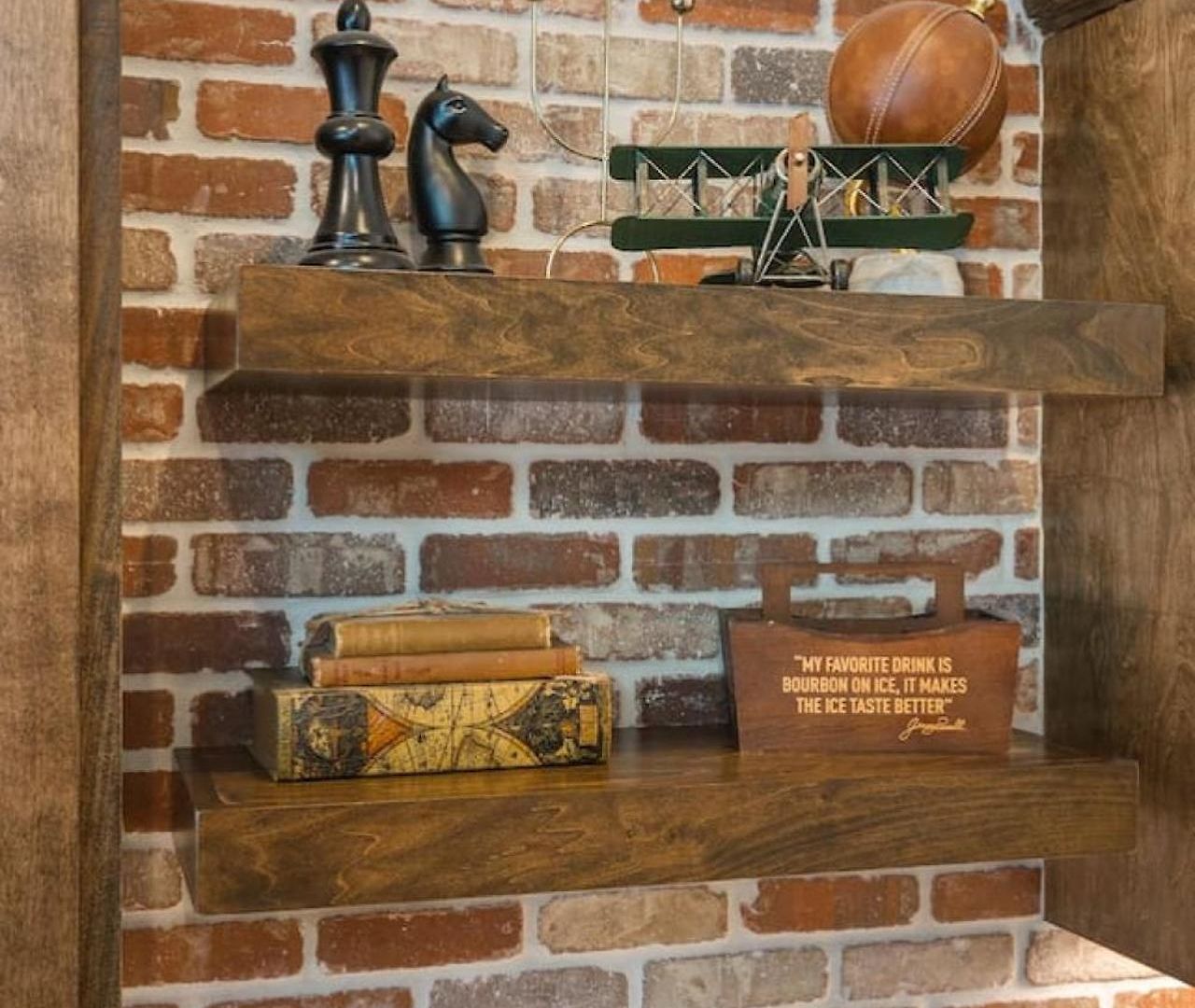 Rustic Western - Walk To Bars, Coffee And Restaurants Holiday home *