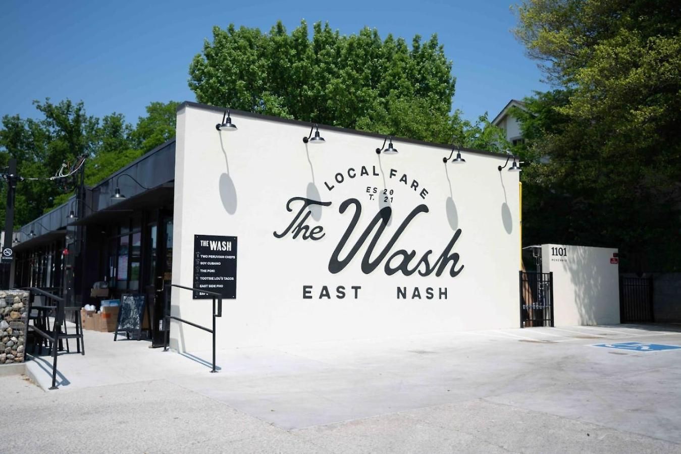 Mid-century Modern Near Restaurants, Coffee And Bars * Nashville