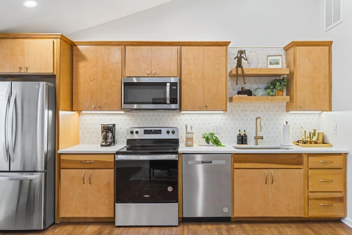 Mid-century Modern Near Restaurants, Coffee And Bars Nashville