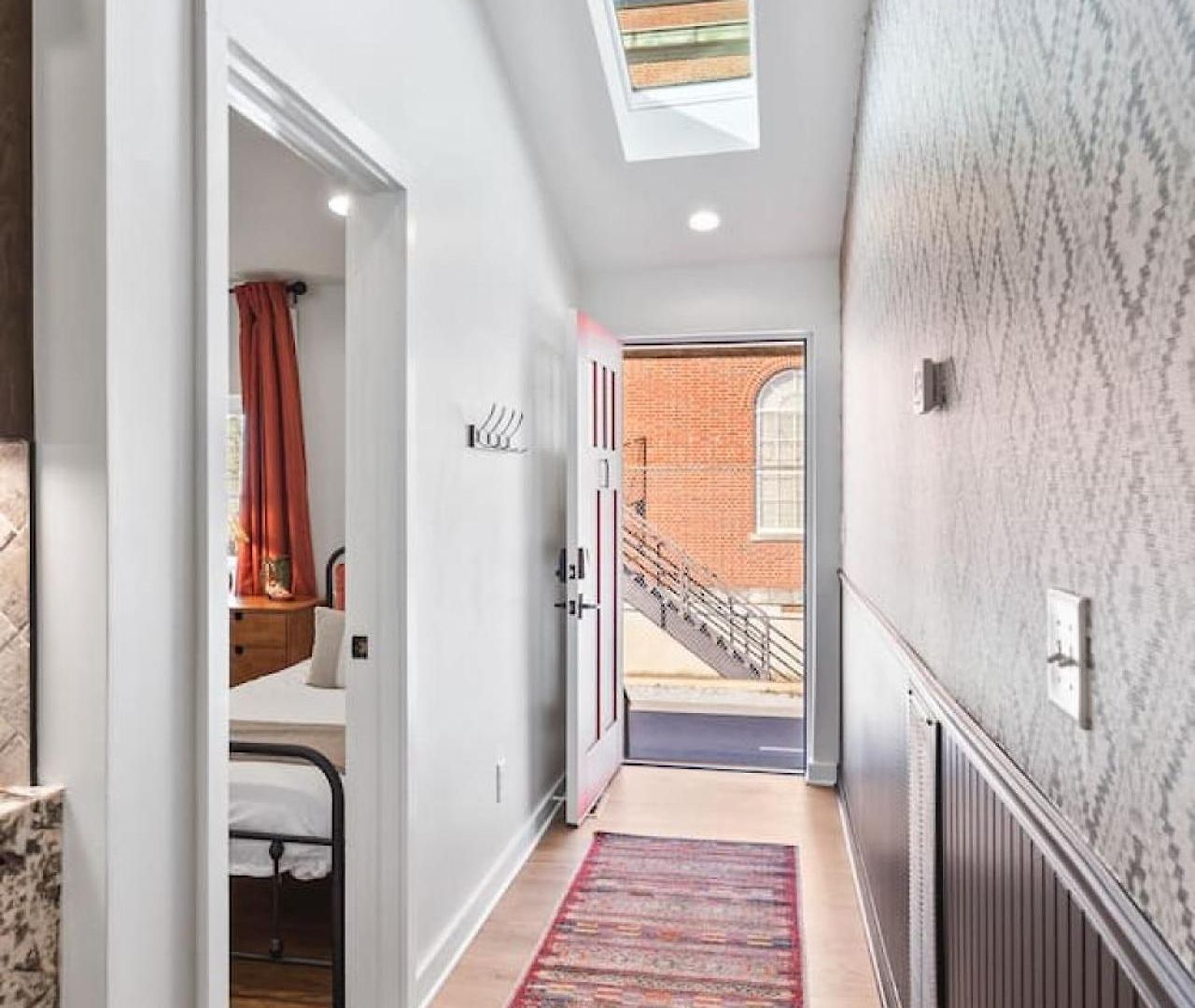 Holiday home Chic And Cozy - Walk To Bars, Coffee, And Restaurants *
