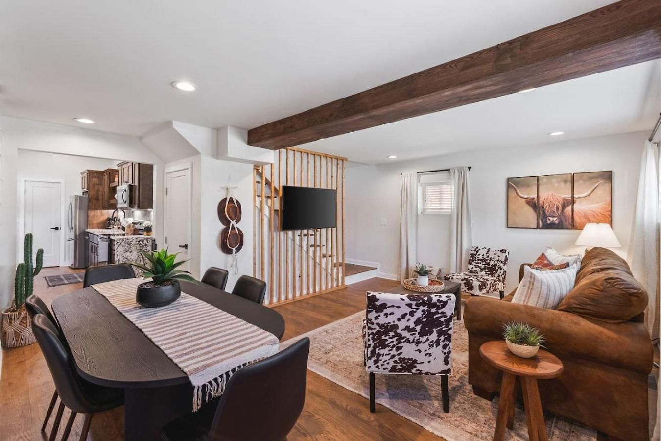 Chic And Cozy - Walk To Bars, Coffee, And Restaurants