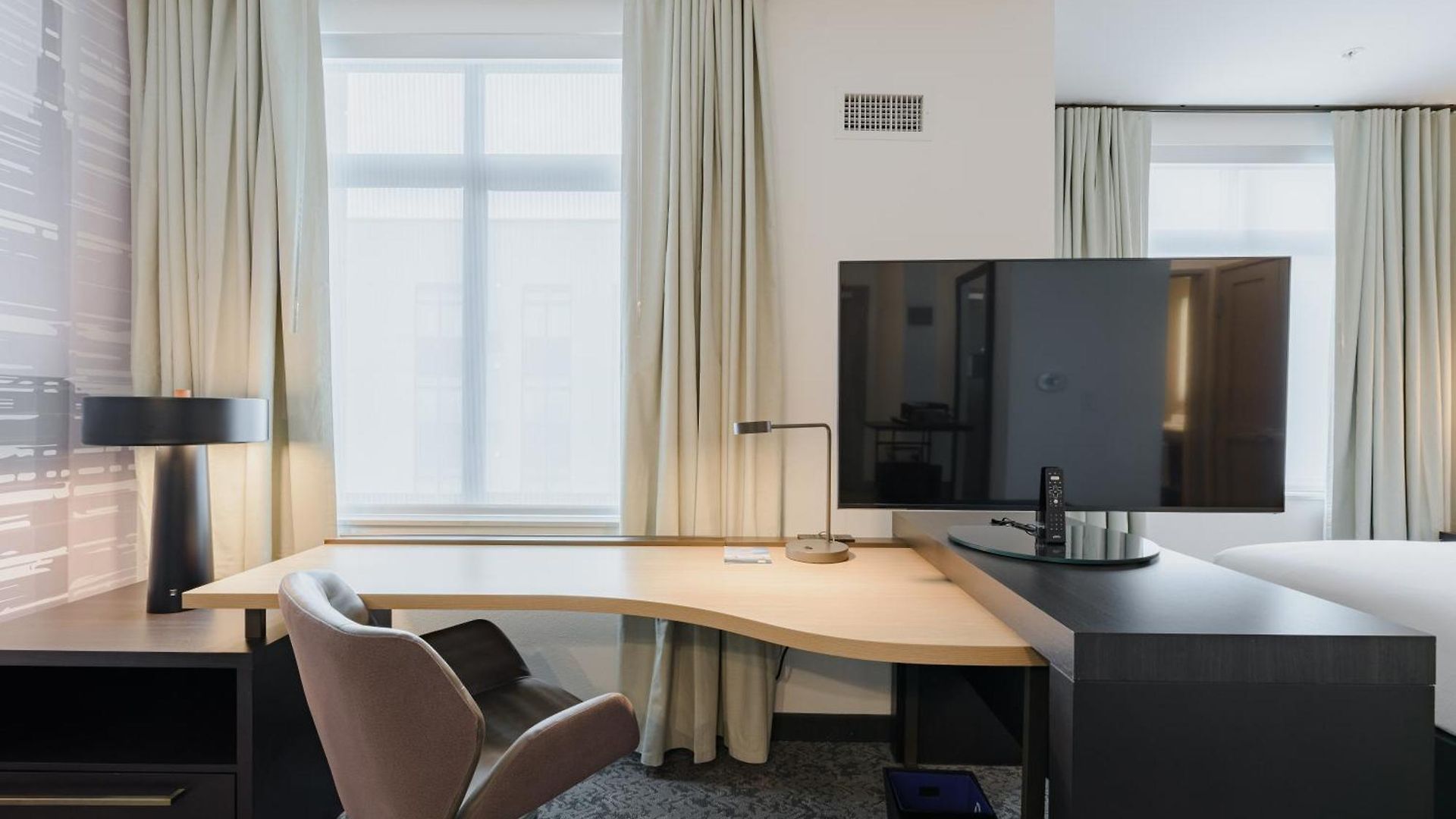 Hotel By Marriott Metro Center