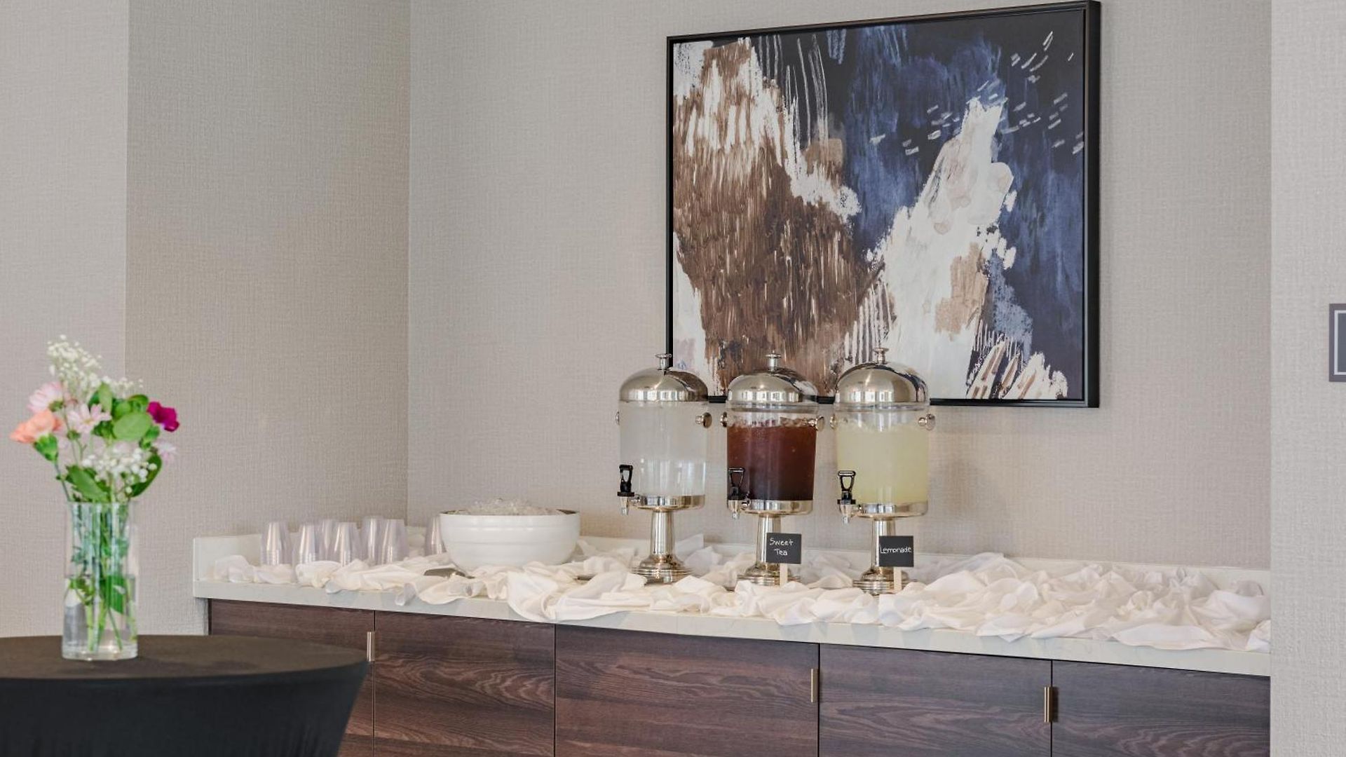 By Marriott Metro Center Hotel 3*