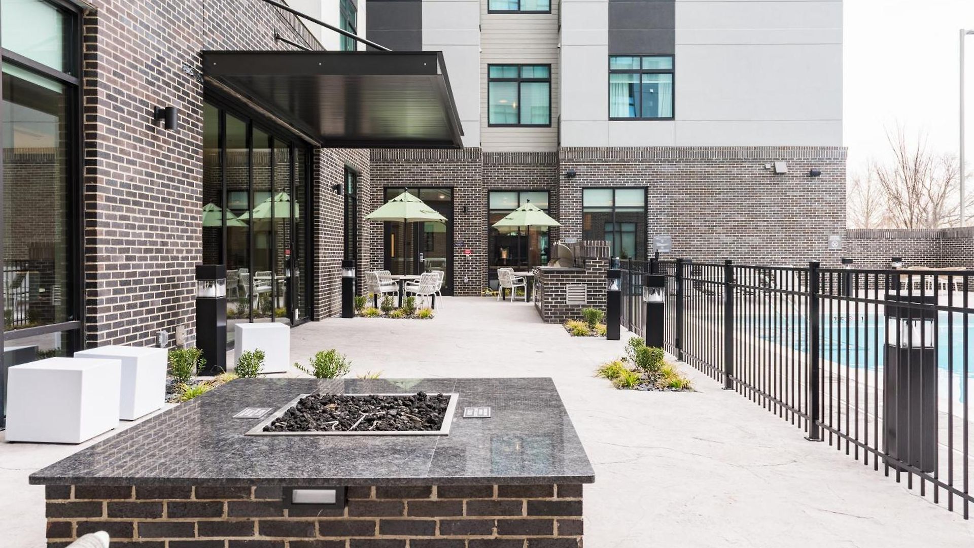 Hotel By Marriott Metro Center Nashville