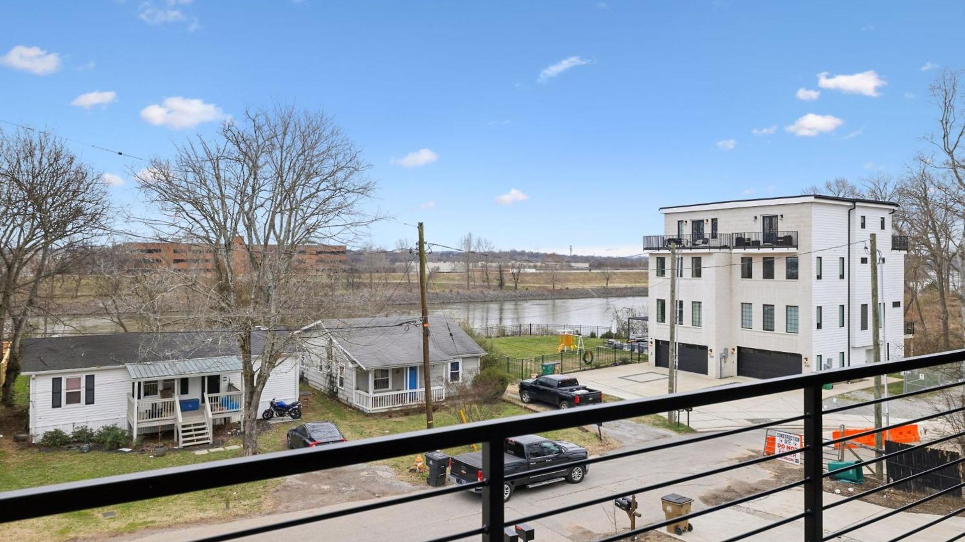 Holiday home Sleek Multi-level Rooftop Views & Pool Table