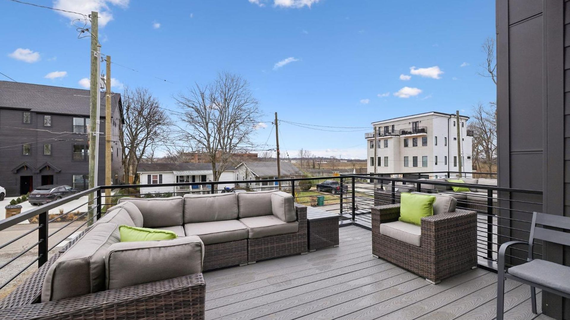 Holiday home Sleek Multi-level Rooftop Views & Pool Table