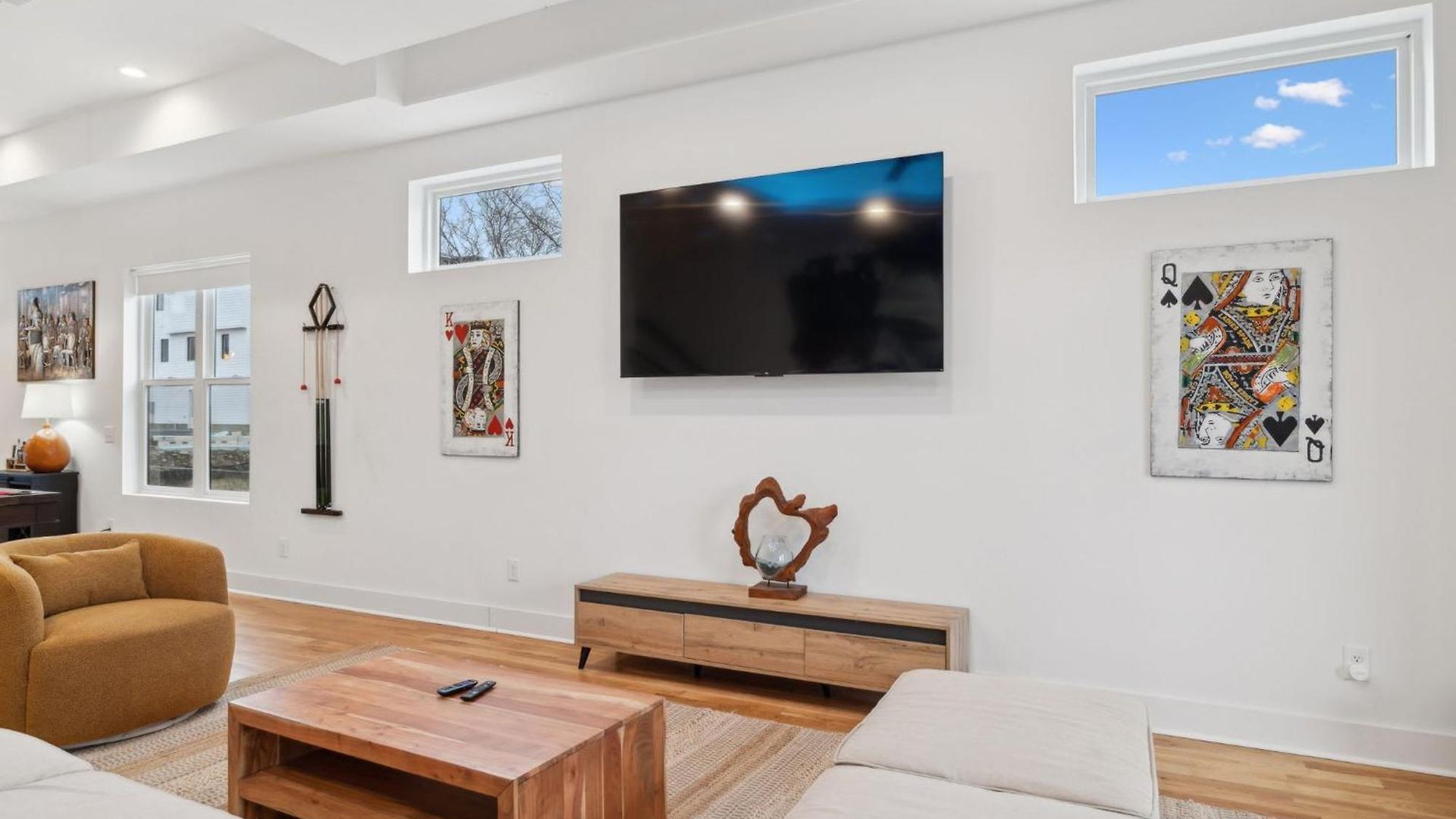 Sleek Multi-level Rooftop Views & Pool Table *
