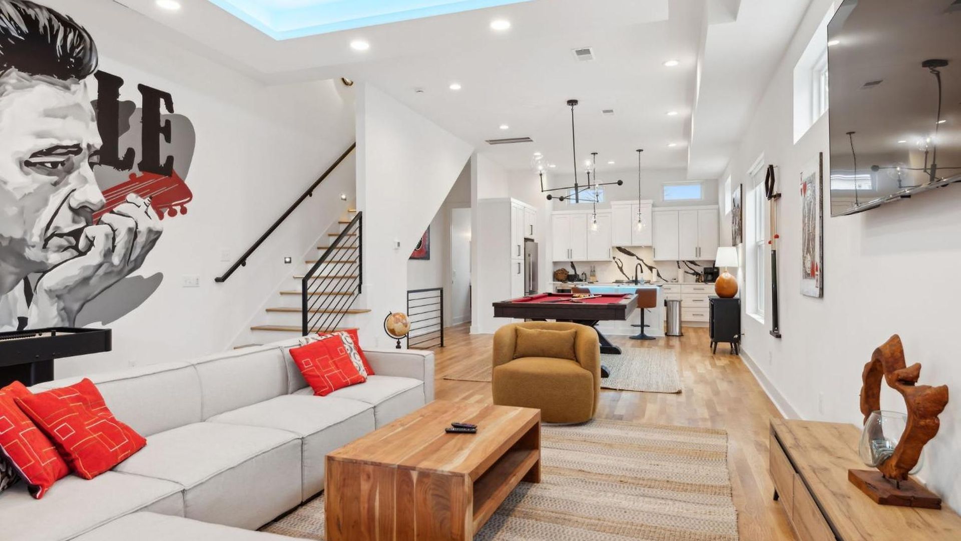 Holiday home Sleek Multi-level Rooftop Views & Pool Table *