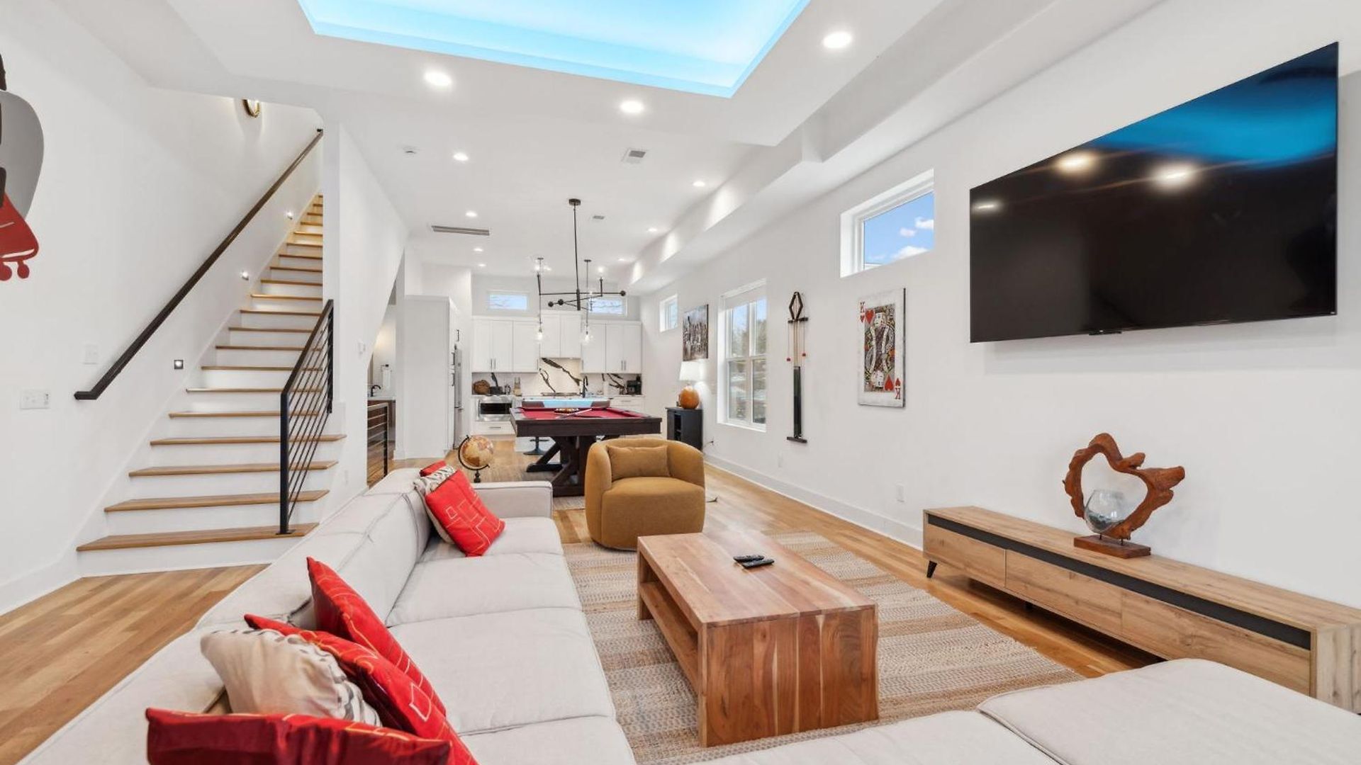 Sleek Multi-level Rooftop Views & Pool Table Holiday home Nashville