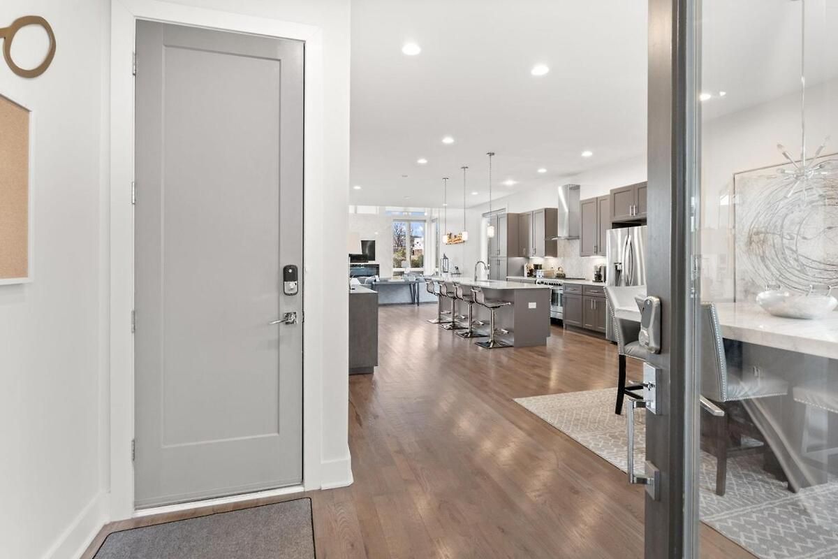 Always A Guest Favorite! Luxe With Huge Rooftop And 7 Beds Holiday home Nashville