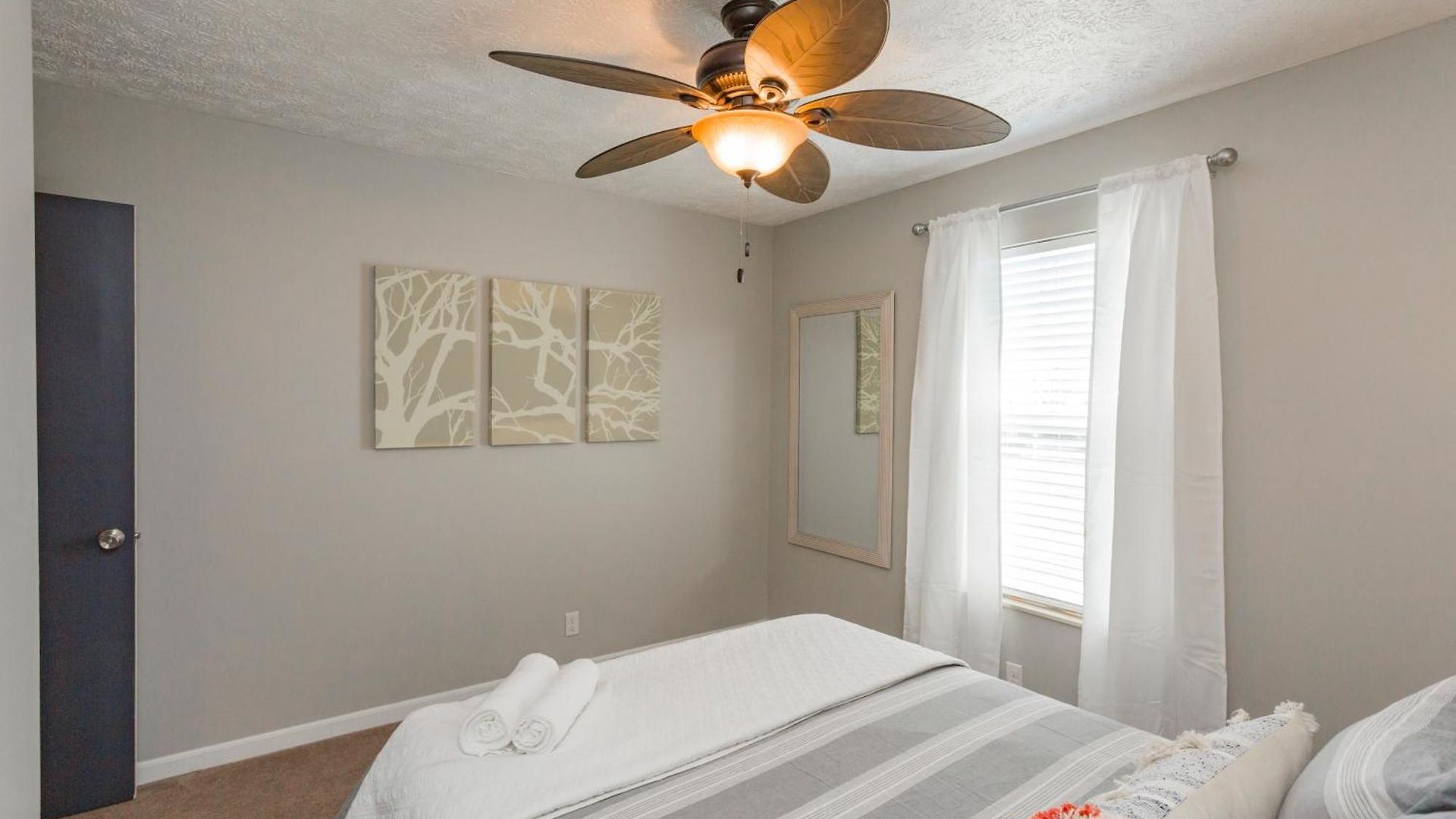 Looby Location- Charming 3br 10 Min To Downtown