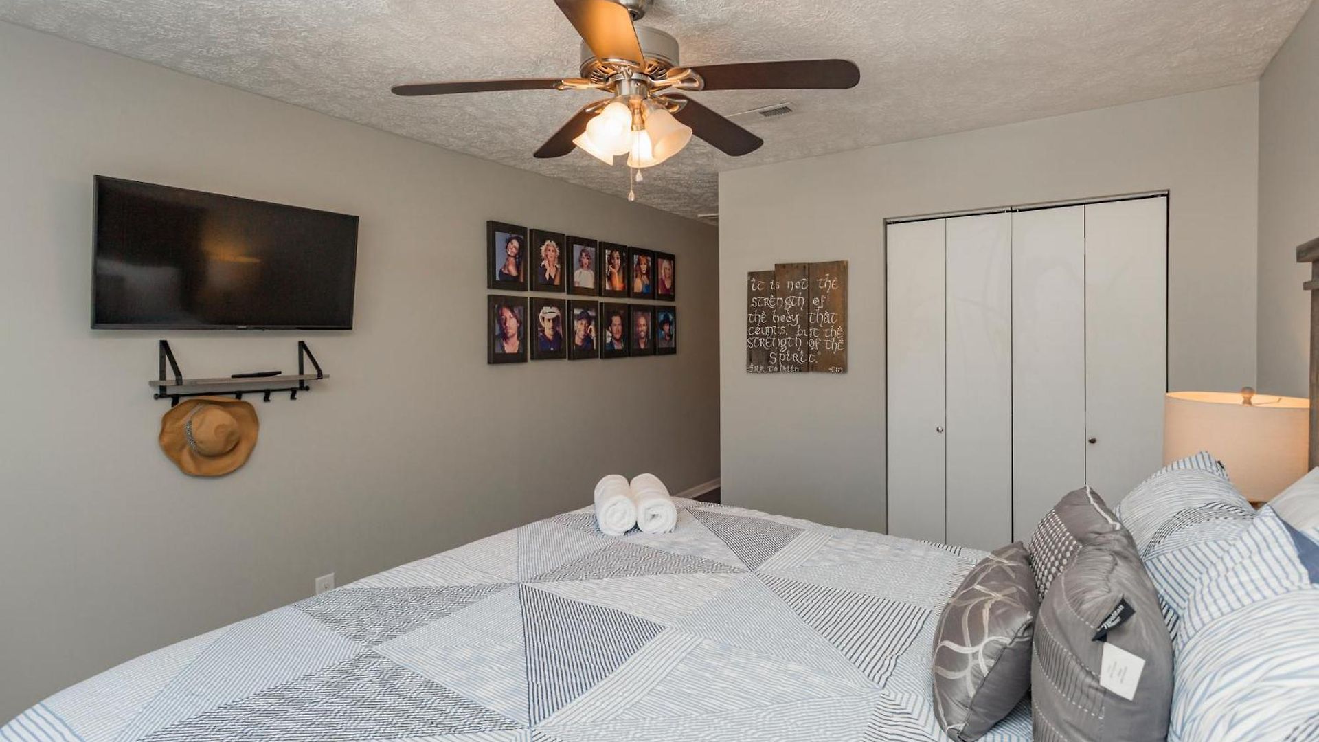 Holiday home Looby Location- Charming 3br 10 Min To Downtown