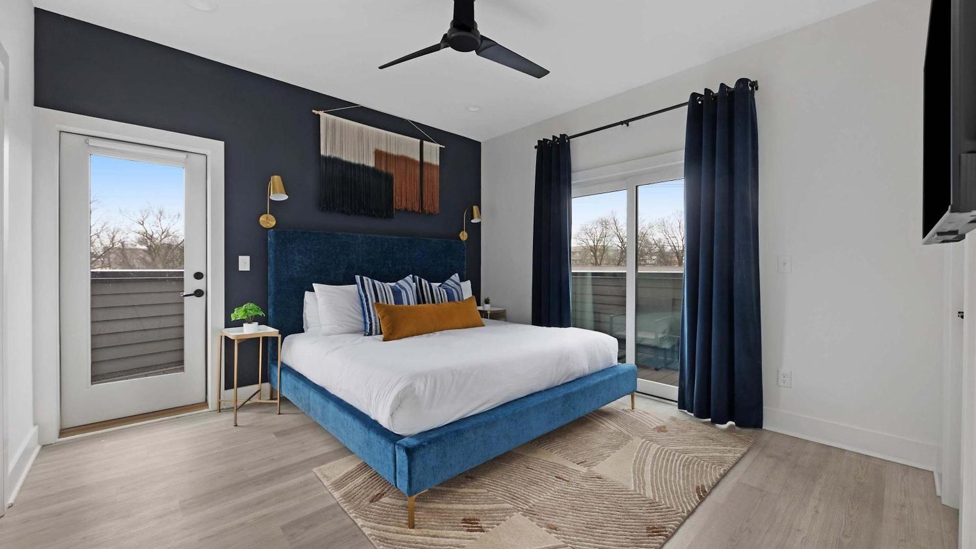 The Trillium & The Iris - 2 Homes 6 Bedrooms *