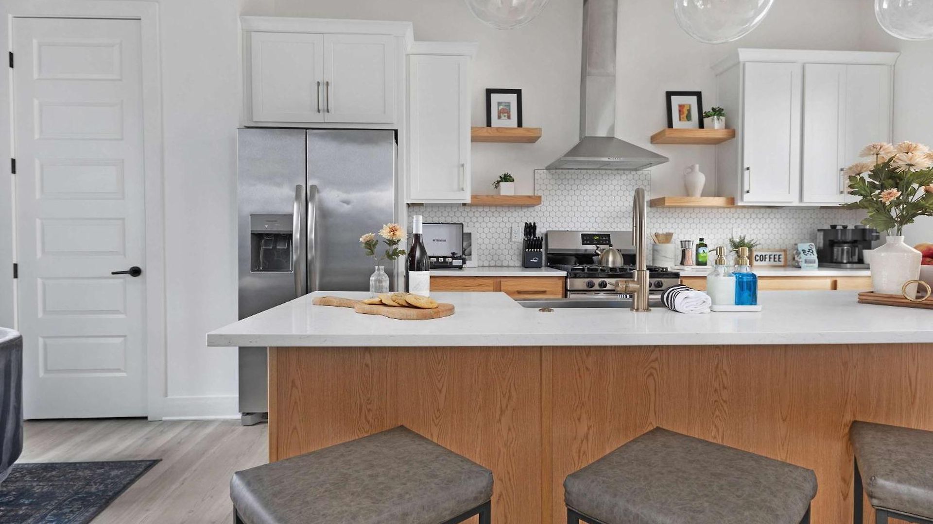 The Trillium & The Iris - 2 Homes 6 Bedrooms Nashville