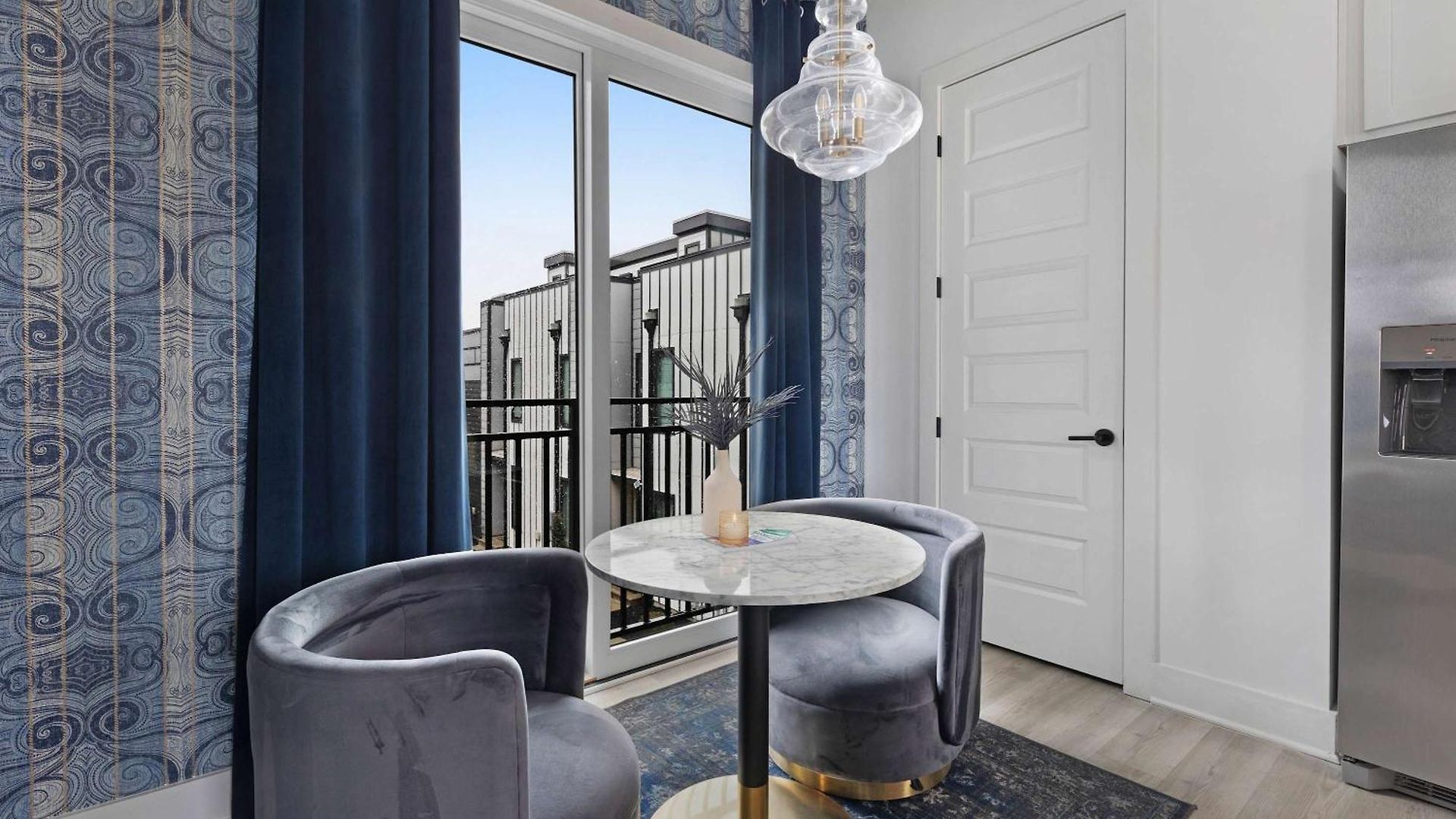 The Trillium & The Iris - 2 Homes 6 Bedrooms *