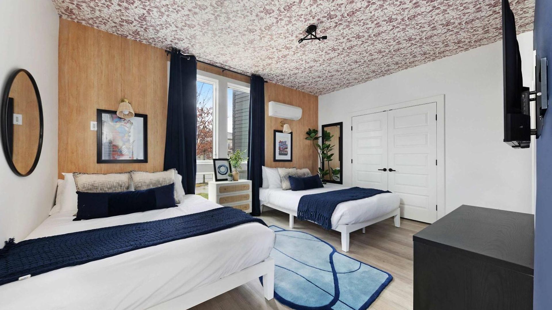 The Trillium & The Iris - 2 Homes 6 Bedrooms *