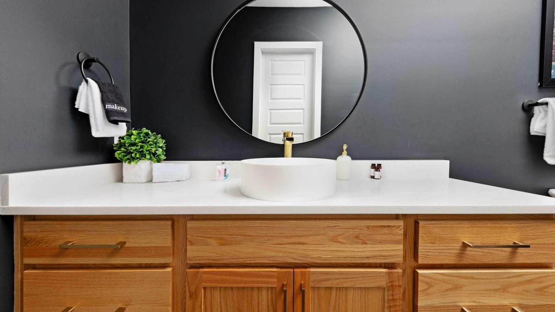 The Camellia & The Bluestem - Two Four Bedroom Homes Holiday home Nashville