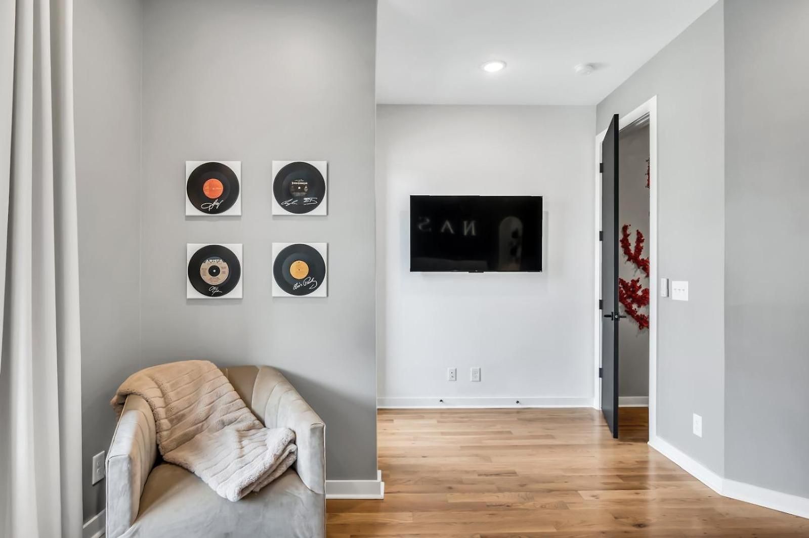 C On Music Row, 4 Min Broadway Holiday home *