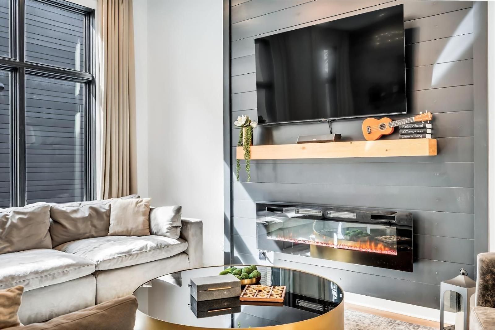 C On Music Row, 4 Min Broadway Holiday home *