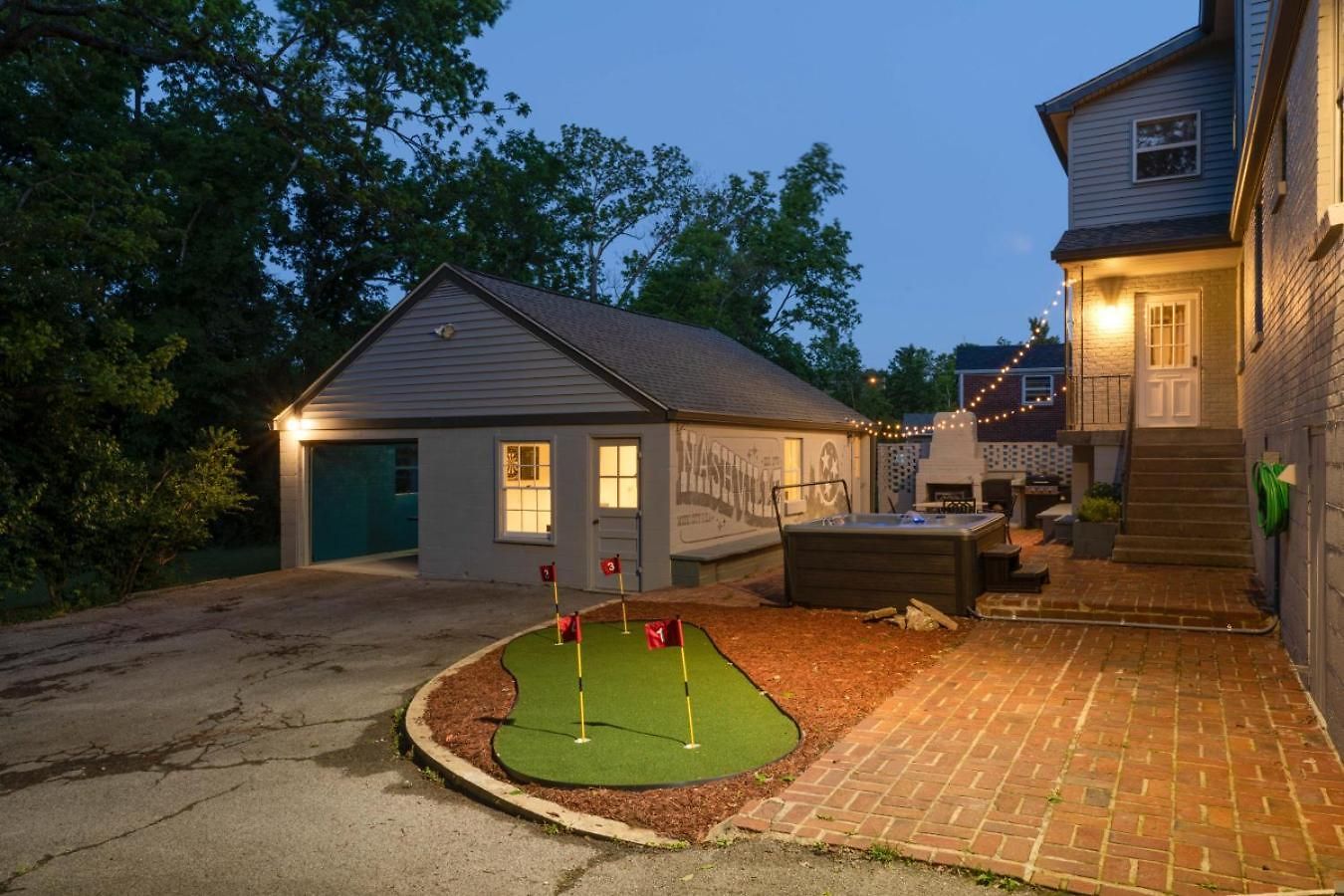 The Playground: 5br With Hot Tub, Cinema, And Arcade Holiday home