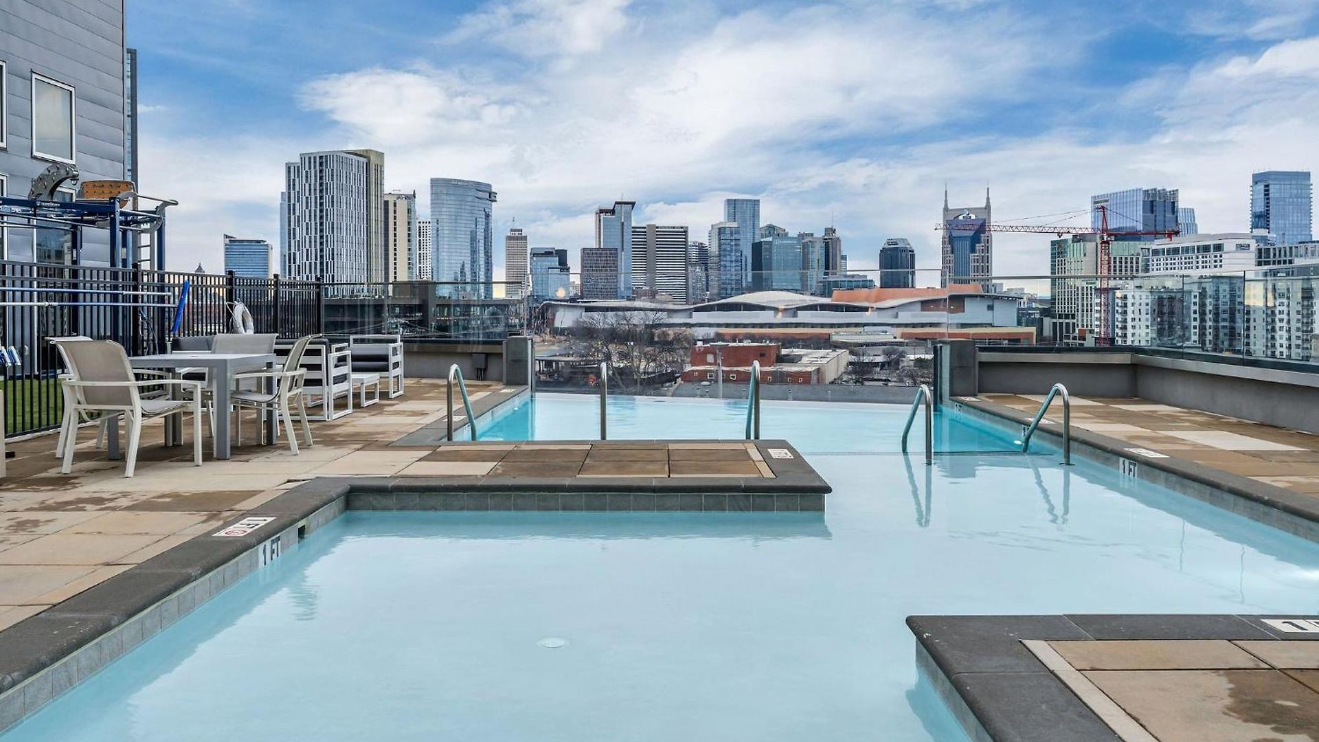 The Gulch Music Row Broadway Parking Apartment *