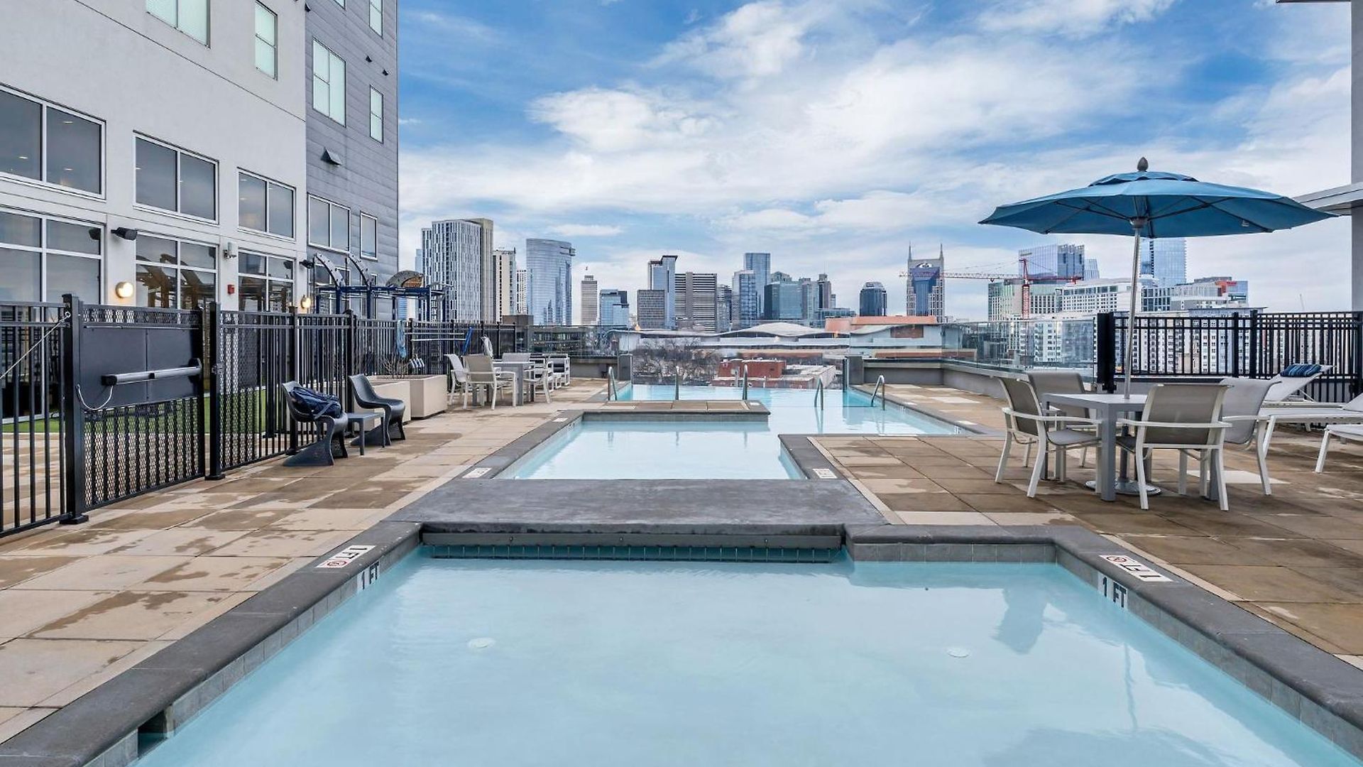 The Gulch Music Row Broadway Parking Apartment *