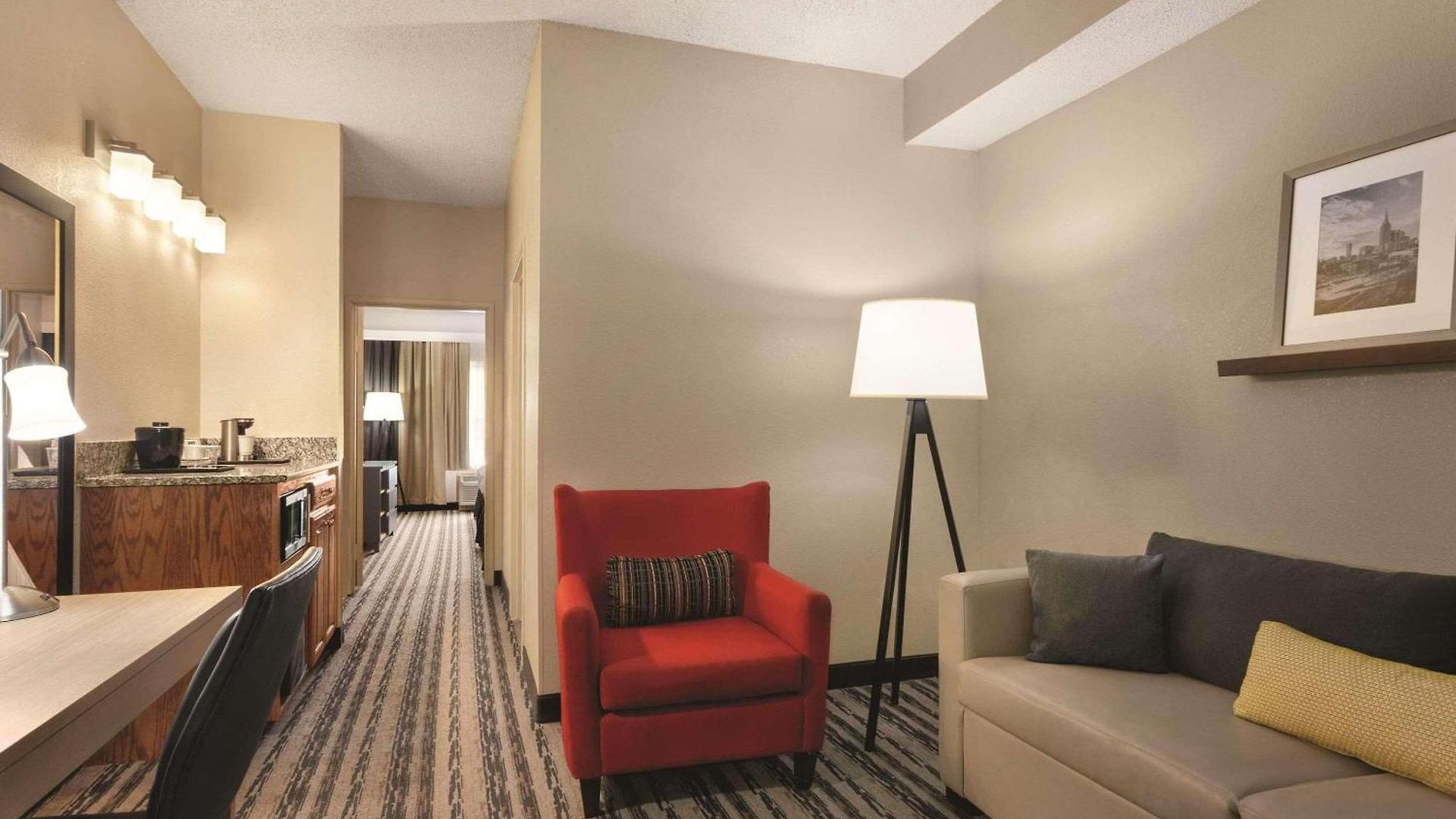 Country & By Radisson, Airport East, Tn Hotel