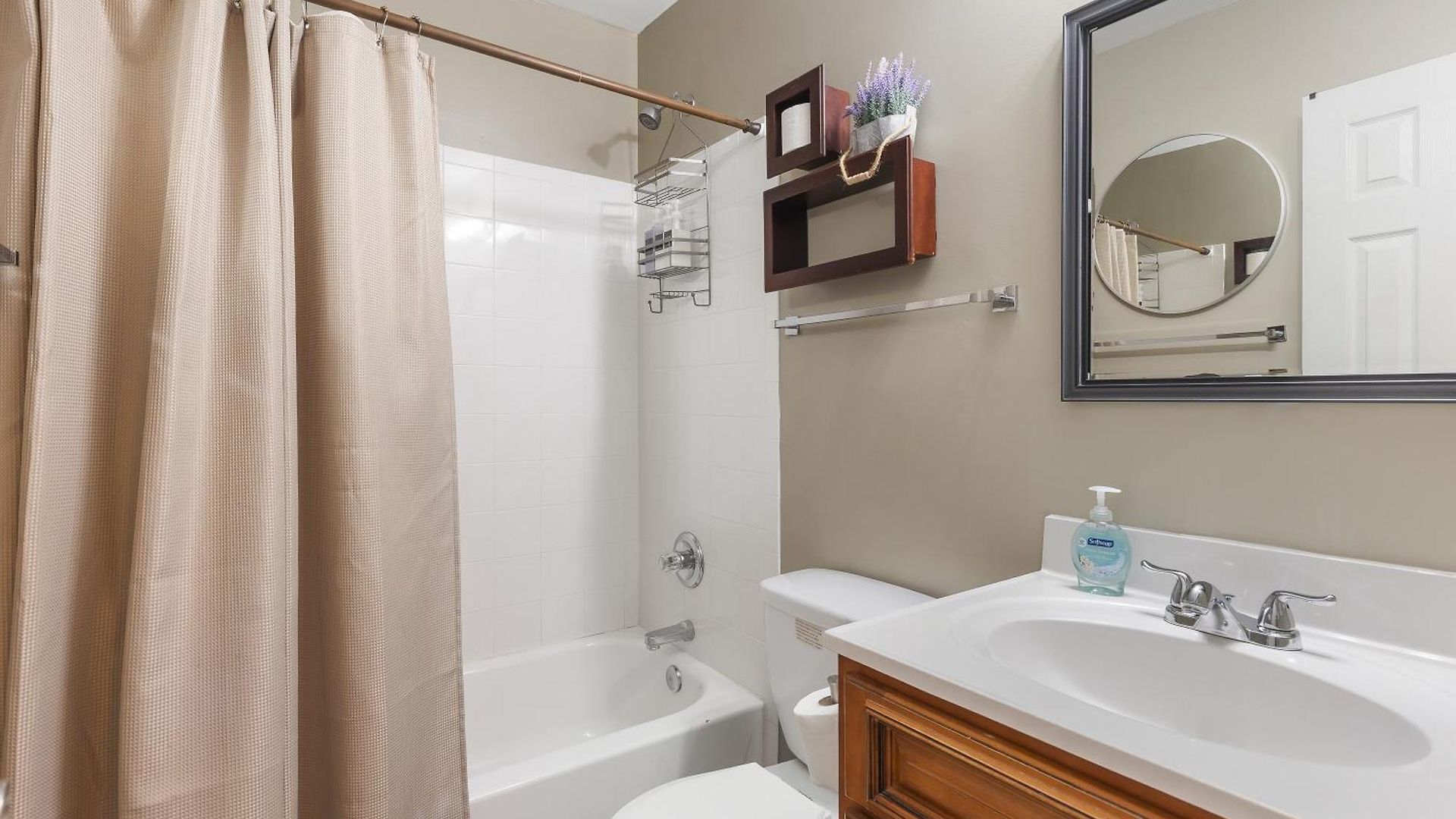 Big Cozy House 3 Mi To Downtown With Outdoor Fire Pit Holiday home Nashville