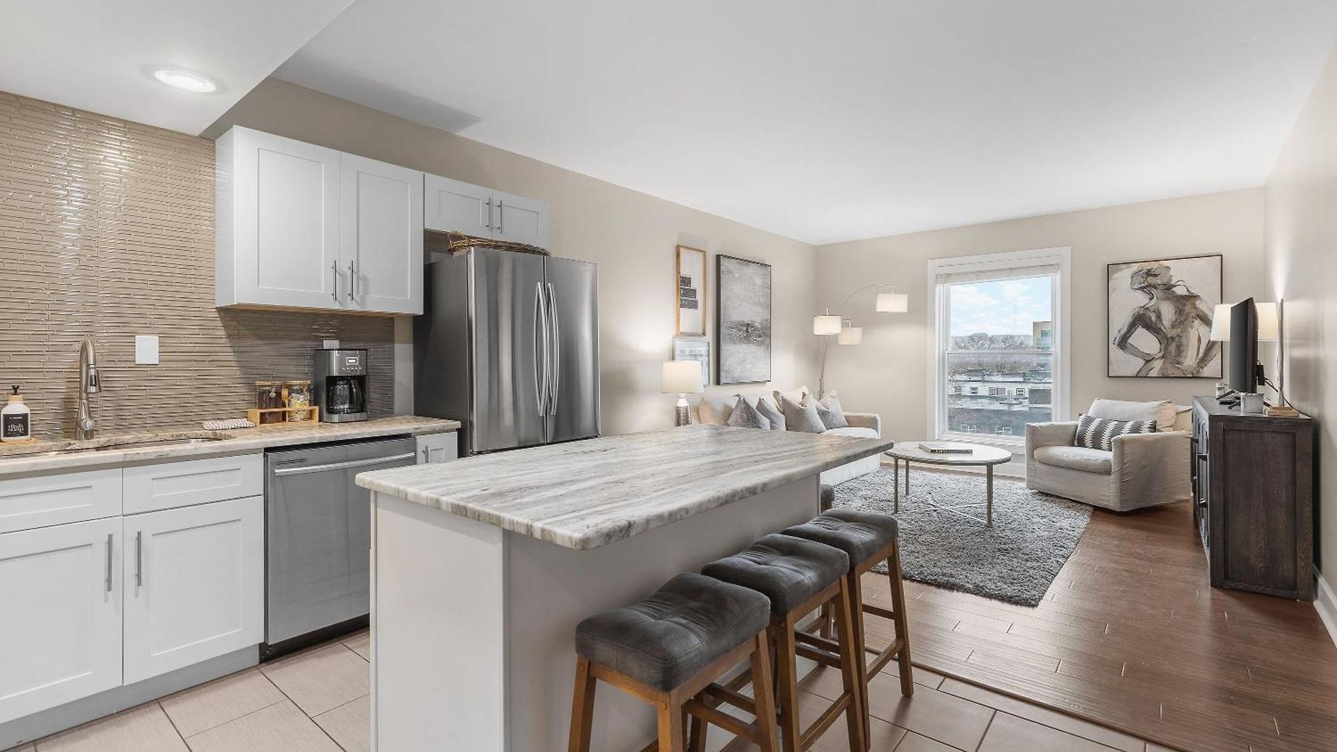 Holiday home On Famous Music Row - Pool, Parking, Walk To Bars