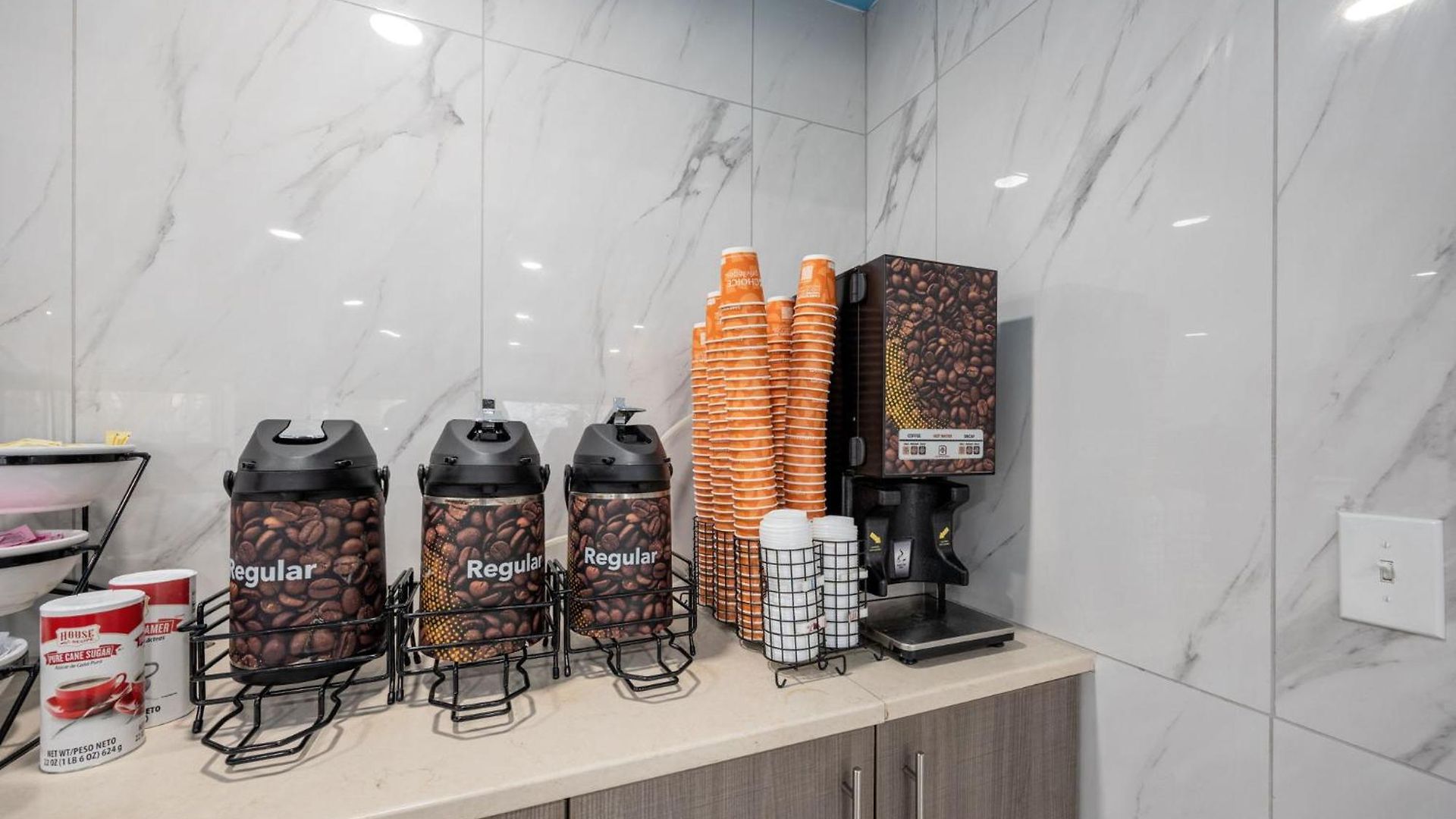 Comfort Downtown - Music Center Inn 4*